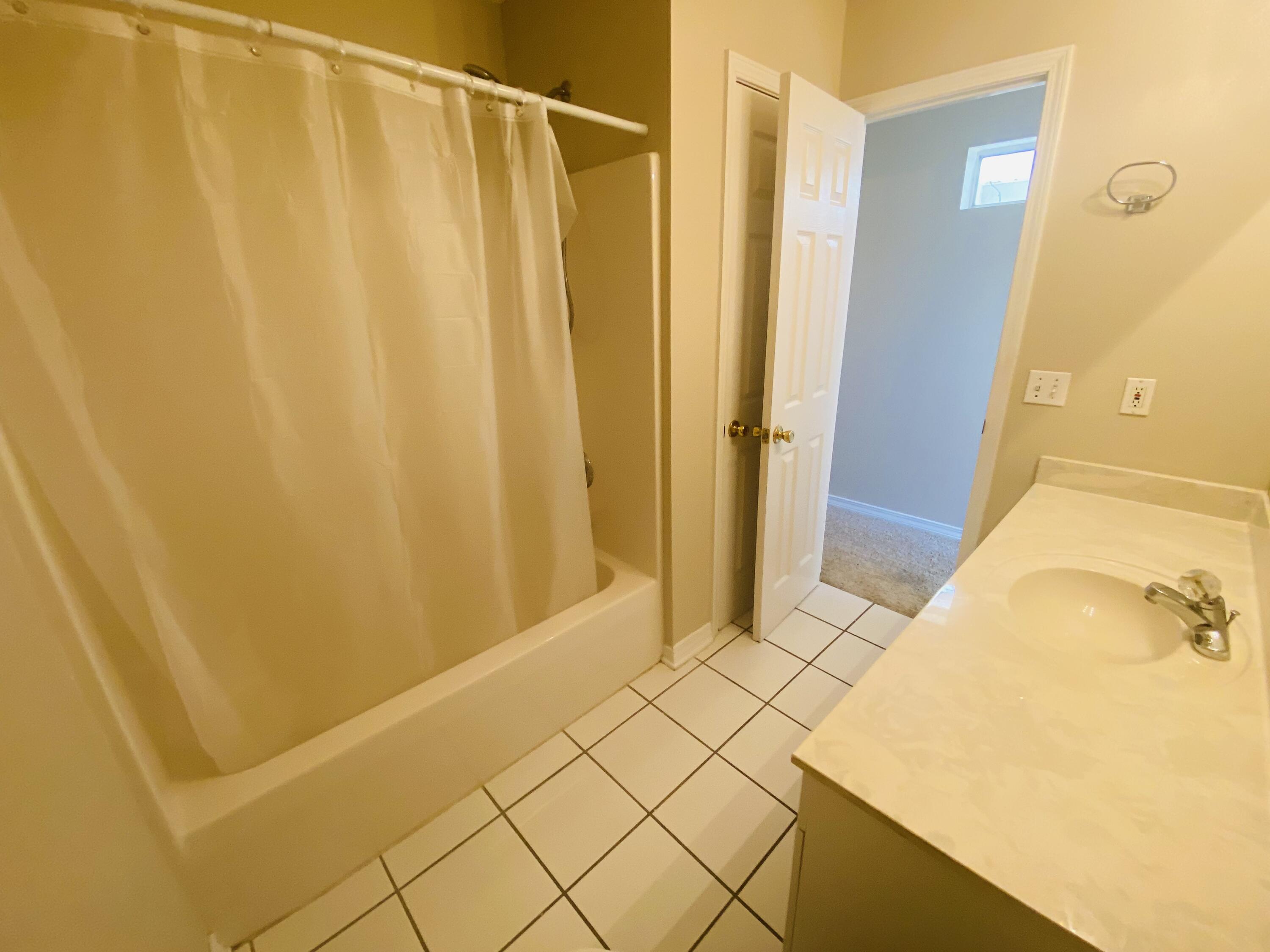 HIDDEN BAY VILLAGE - Residential Lease