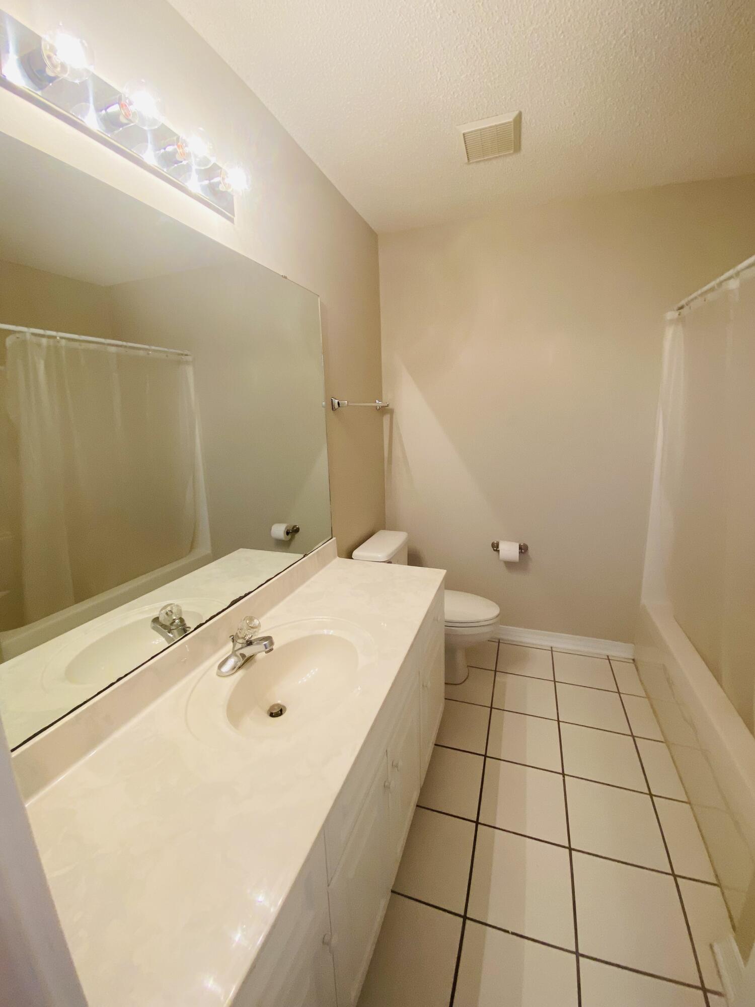 HIDDEN BAY VILLAGE - Residential Lease