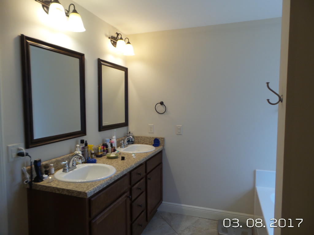 TRAILWOOD ESTATES - Residential Lease