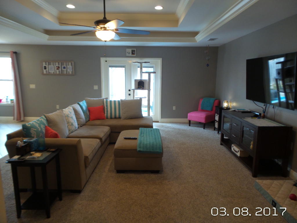 TRAILWOOD ESTATES - Residential Lease