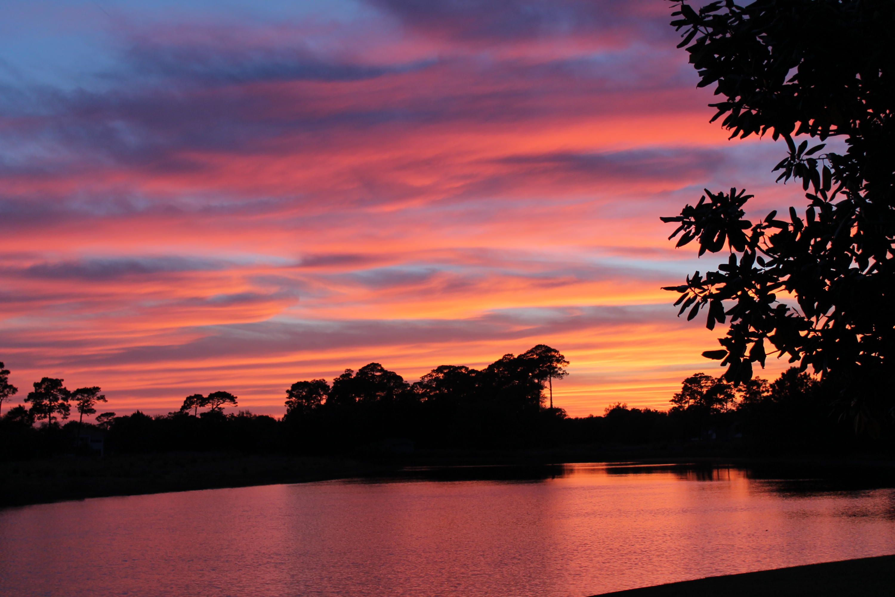 MAGNOLIA LAKE S/D AT BLUEWATER BAY - Residential