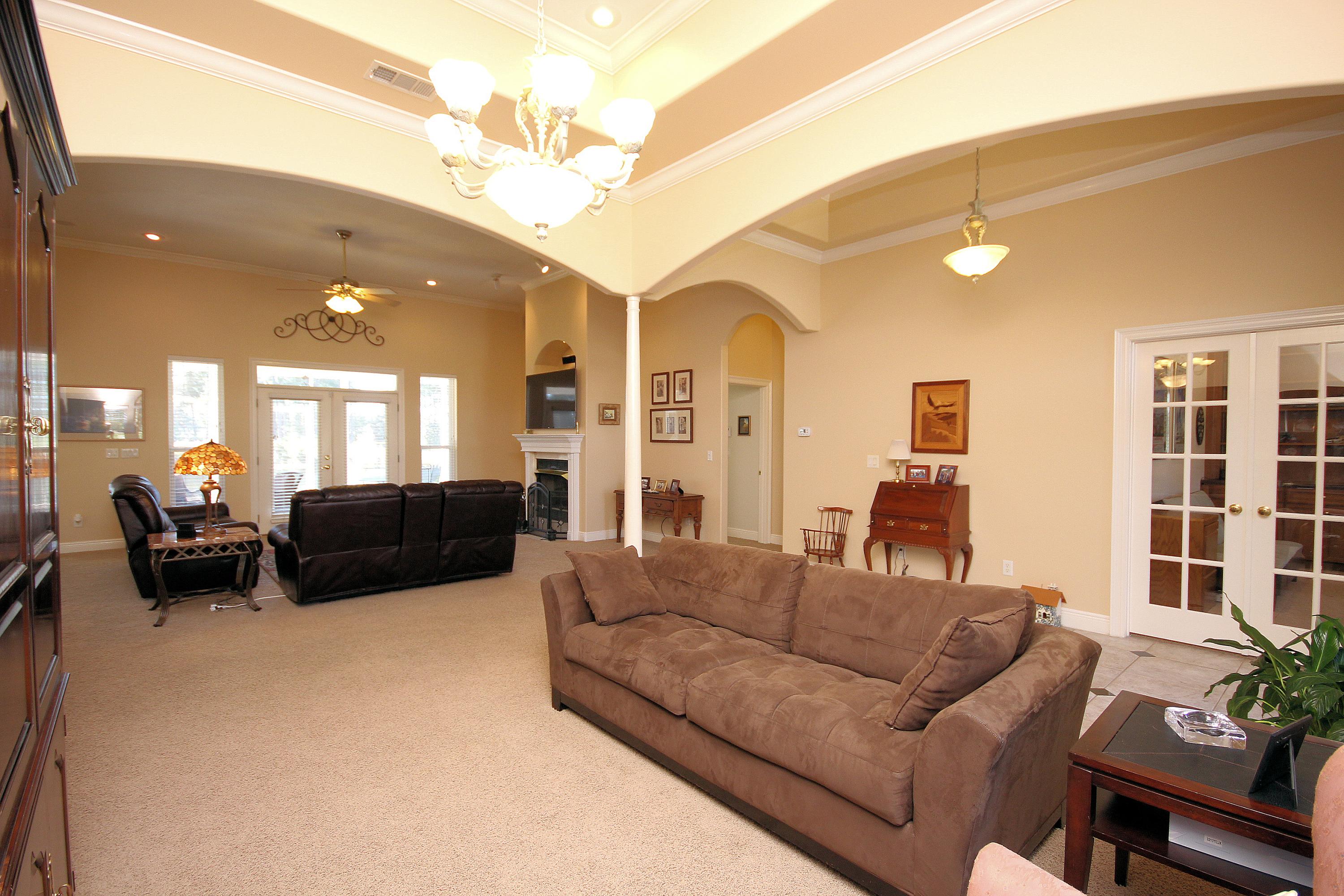 MAGNOLIA LAKE S/D AT BLUEWATER BAY - Residential