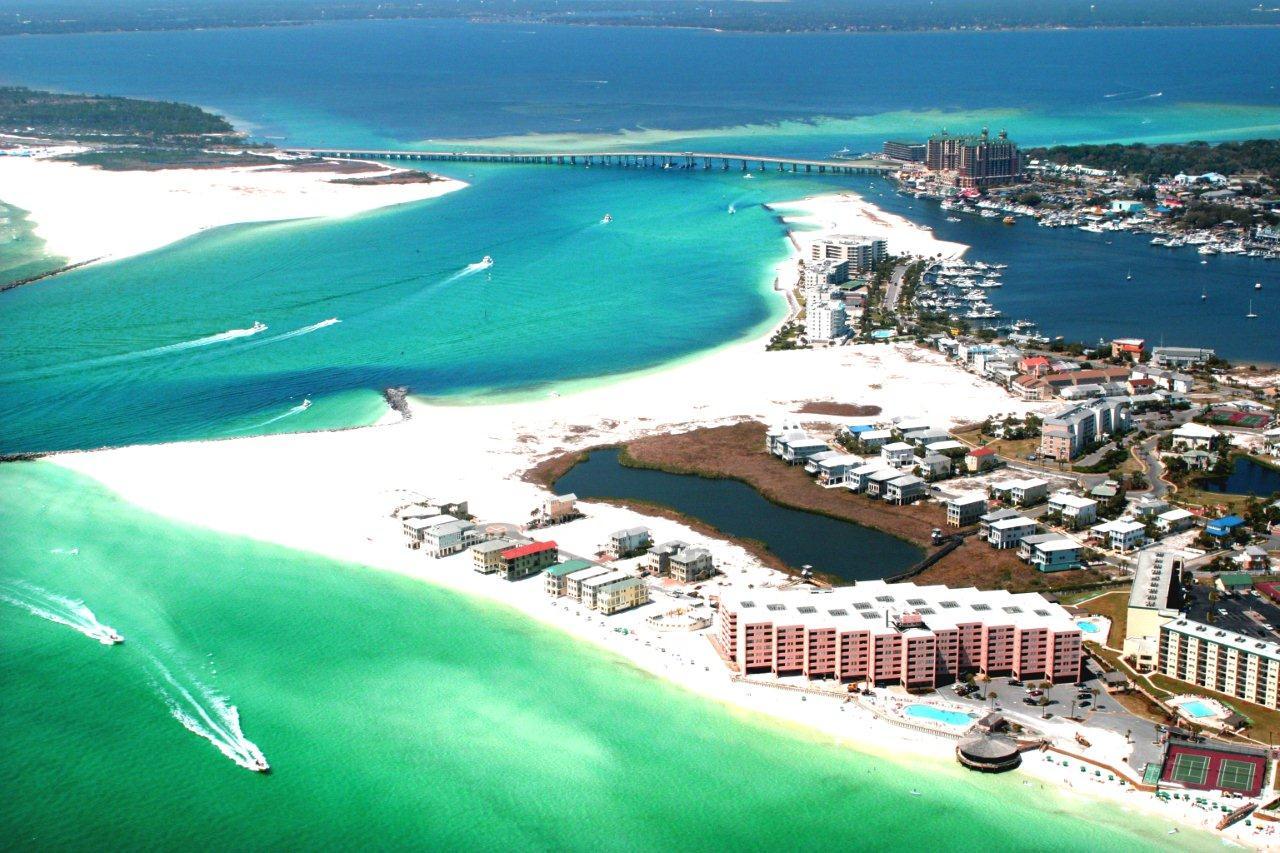 MAGNOLIA LAKE S/D AT BLUEWATER BAY - Residential