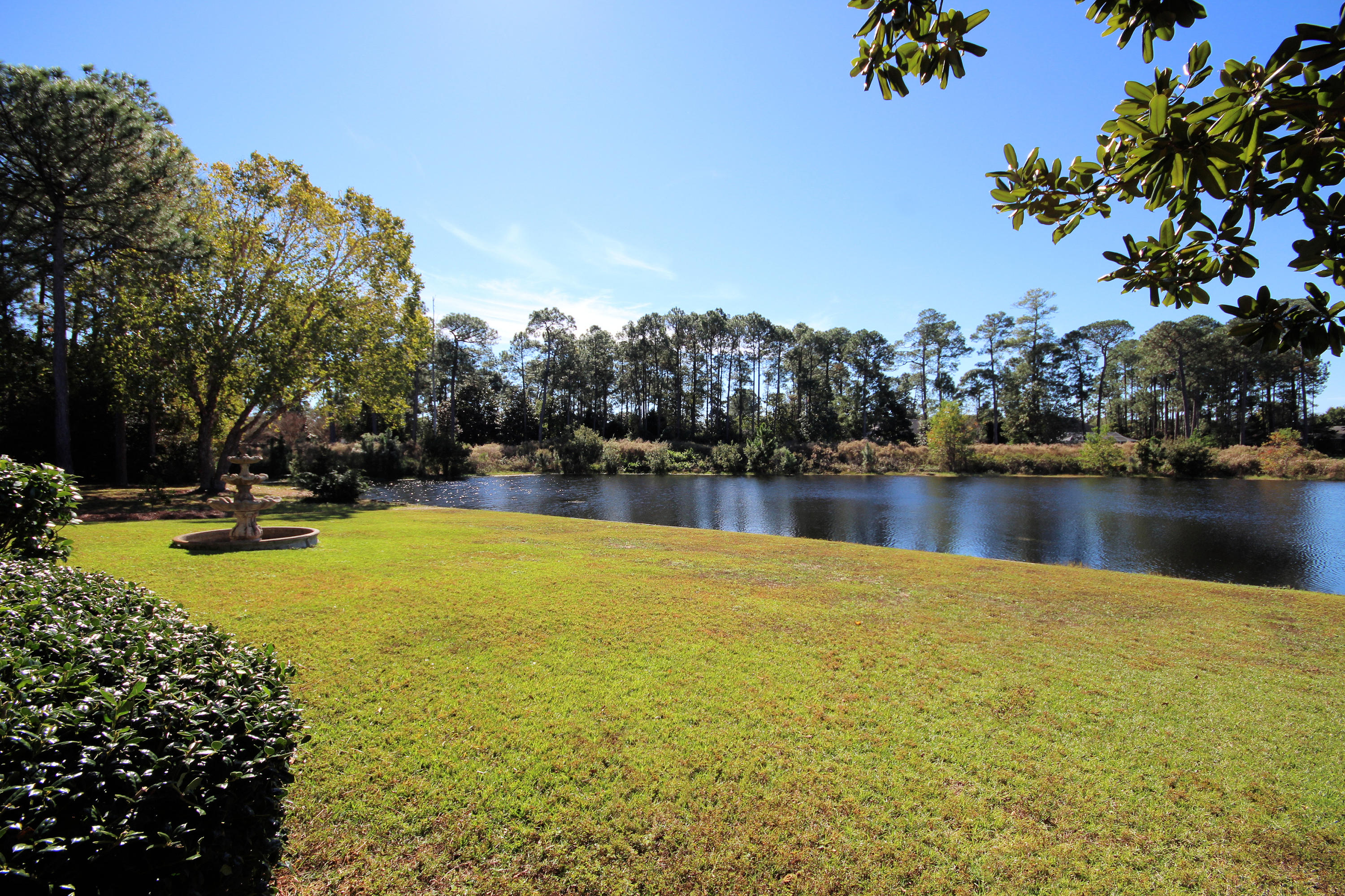 MAGNOLIA LAKE S/D AT BLUEWATER BAY - Residential