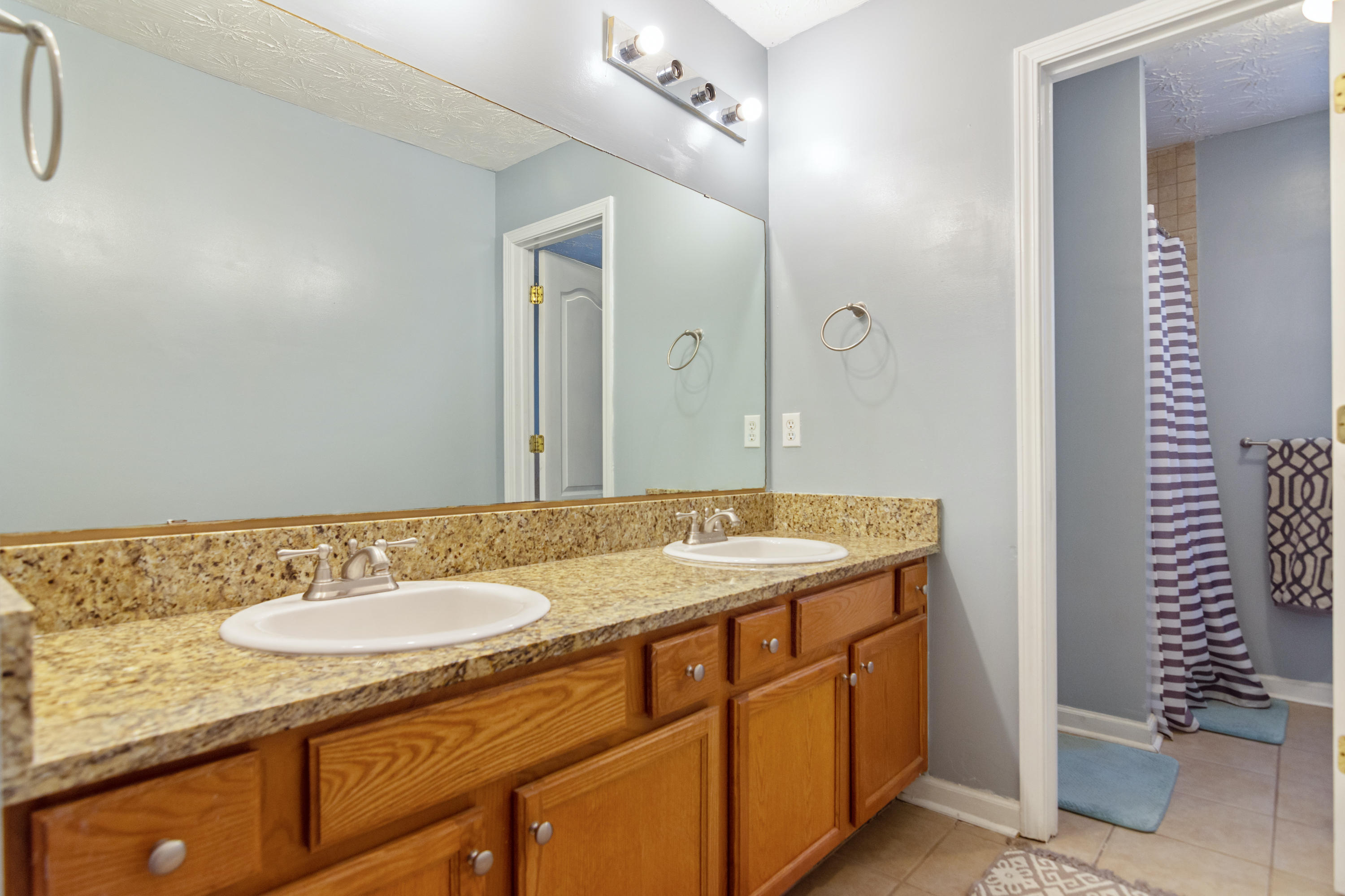 BRANDON OAKS - Residential