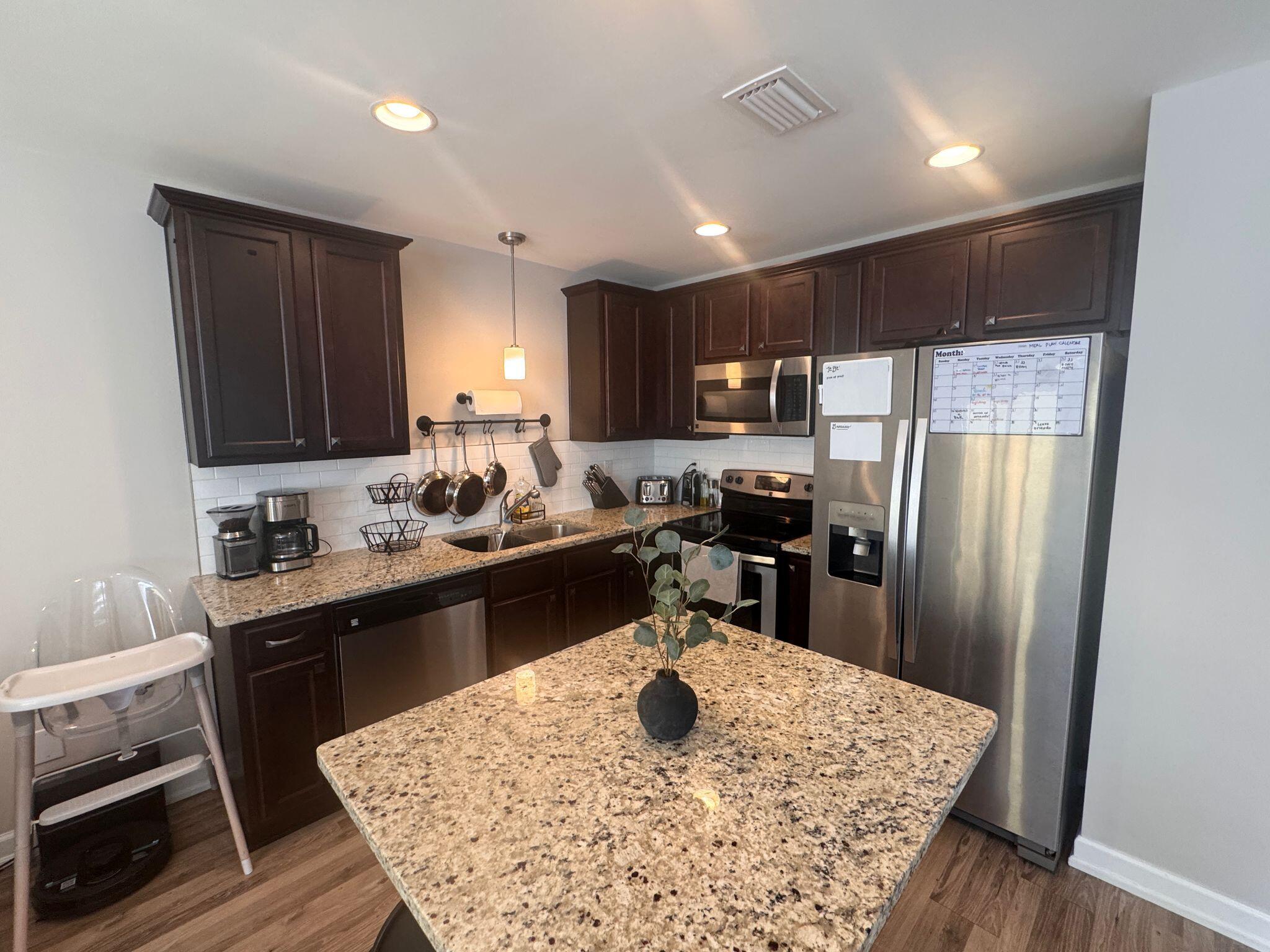 HELMS & ALLEN - Residential Lease