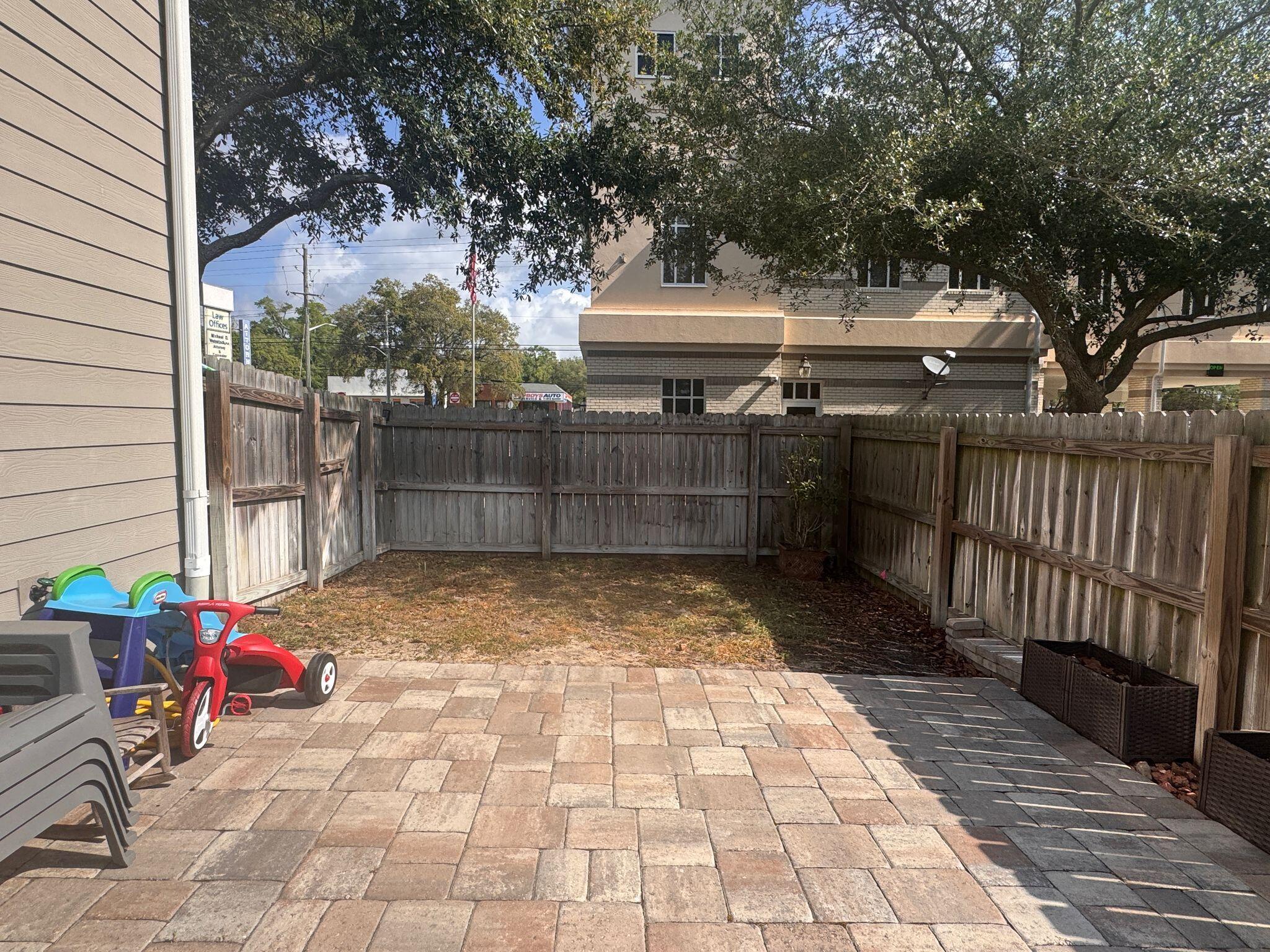 HELMS & ALLEN - Residential Lease
