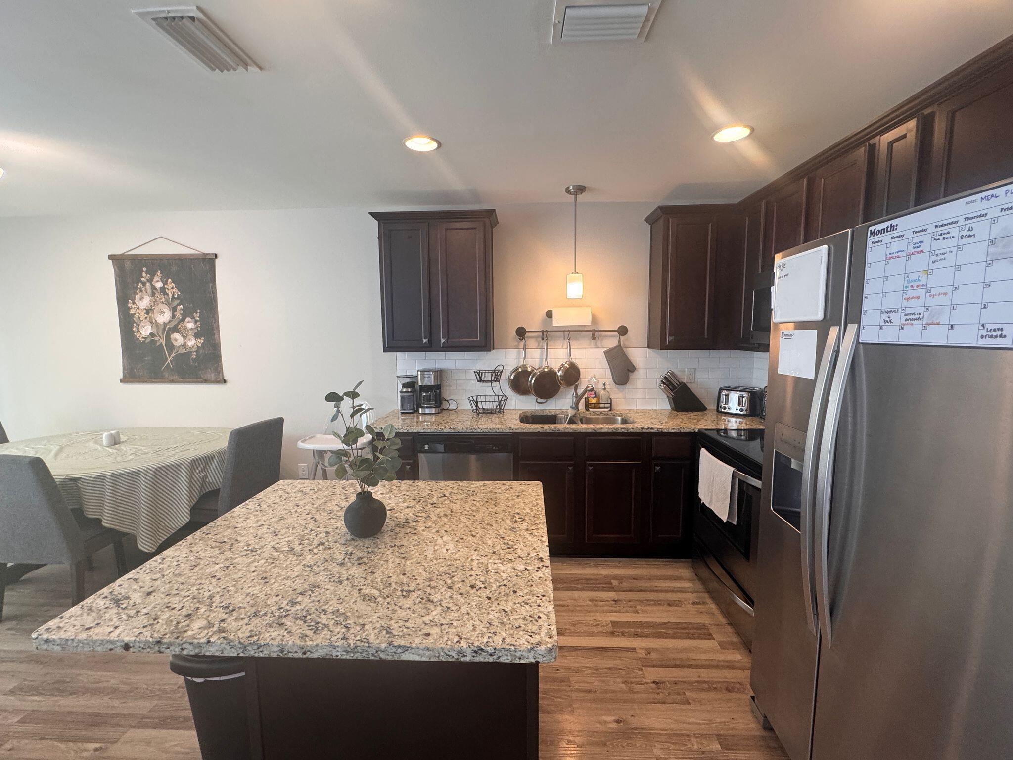 HELMS & ALLEN - Residential Lease