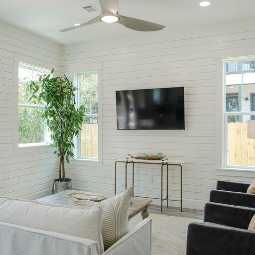 SEA POINTE - Residential