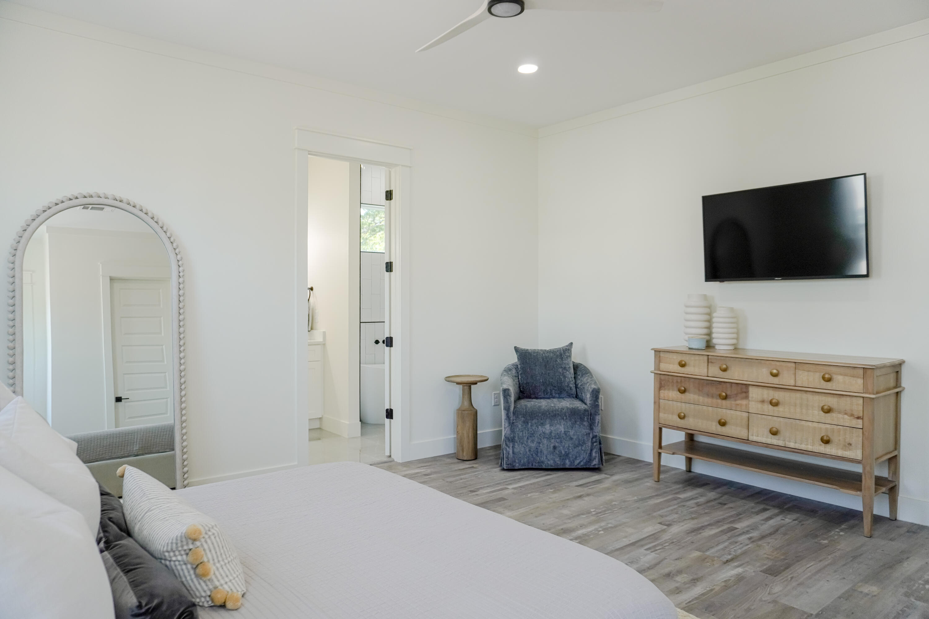 SEA POINTE - Residential