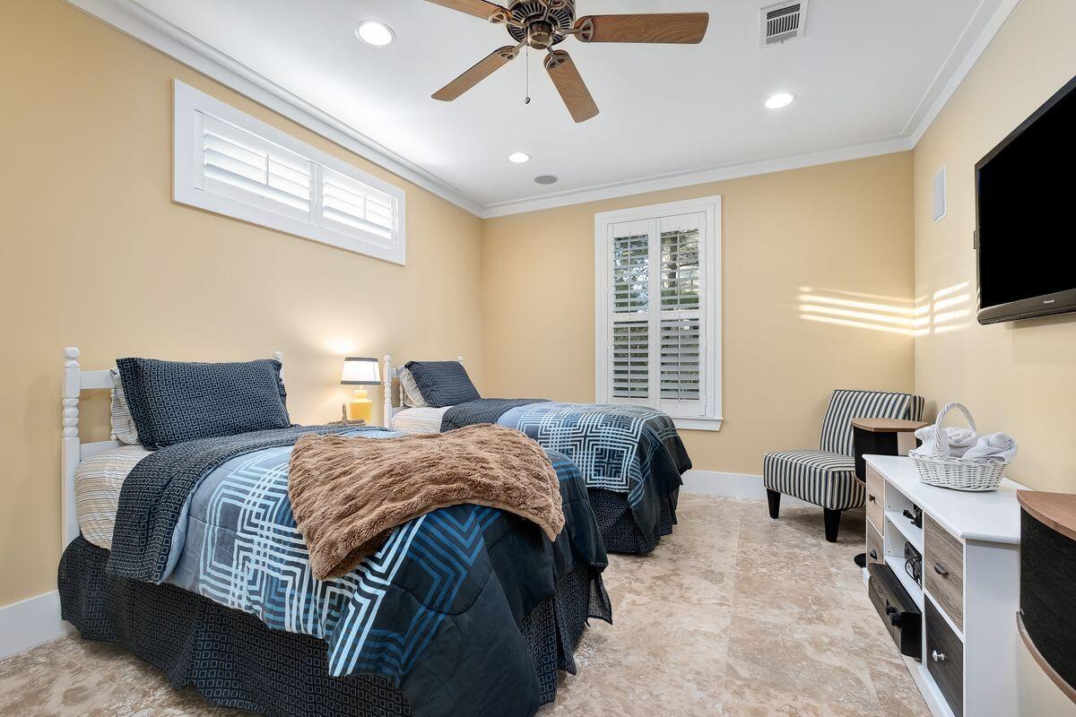COTTAGES AT SEAGROVE - Residential