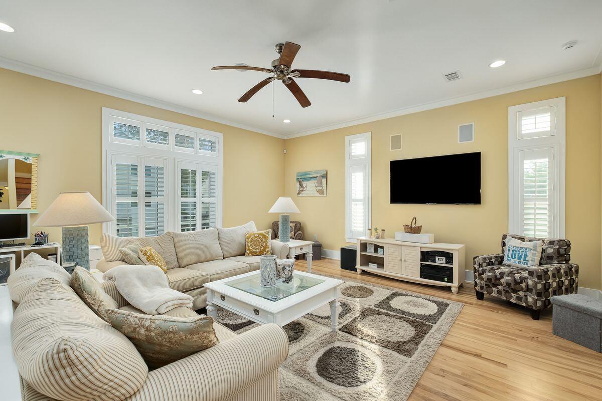 COTTAGES AT SEAGROVE - Residential