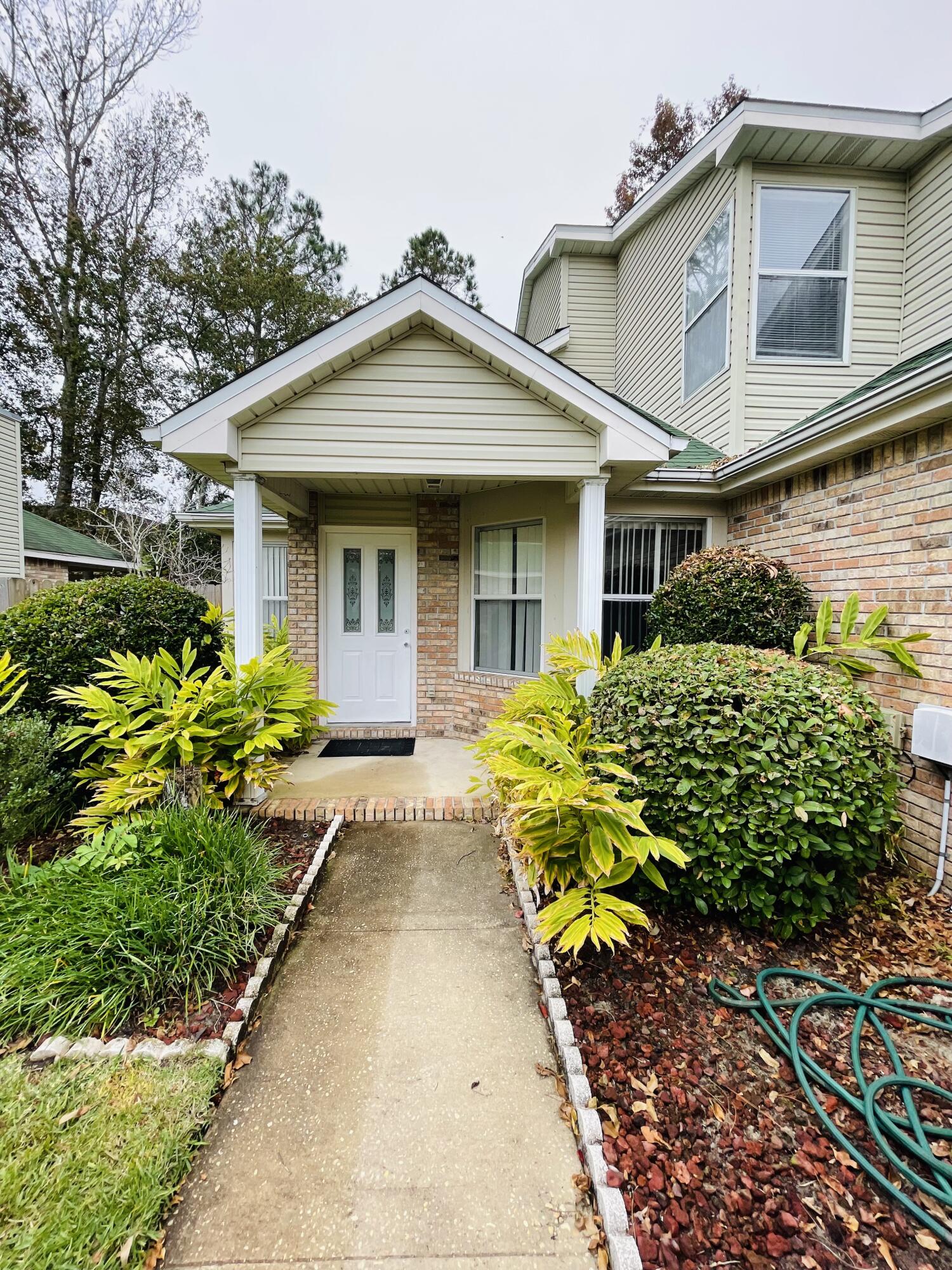 MAGNOLIA SQUARE - Residential