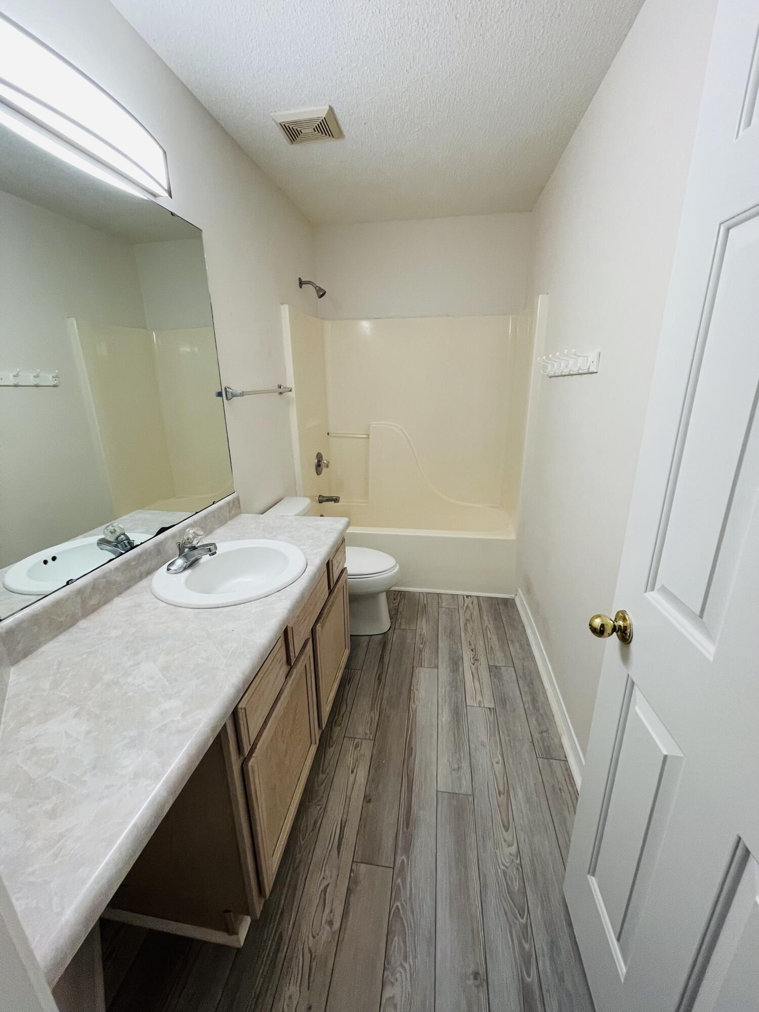 MAGNOLIA SQUARE - Residential