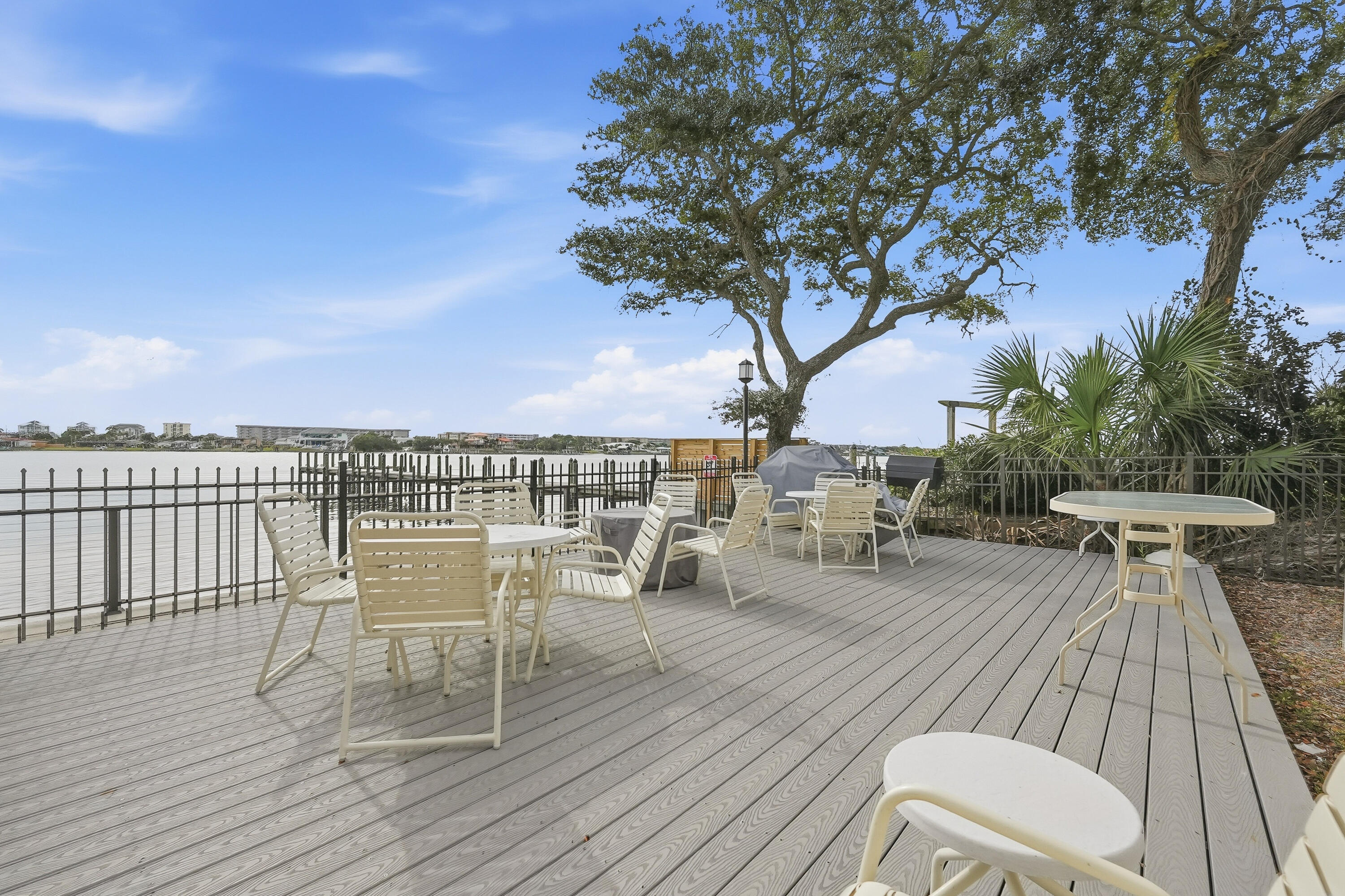 INDIANOLA ON THE WATER - Residential