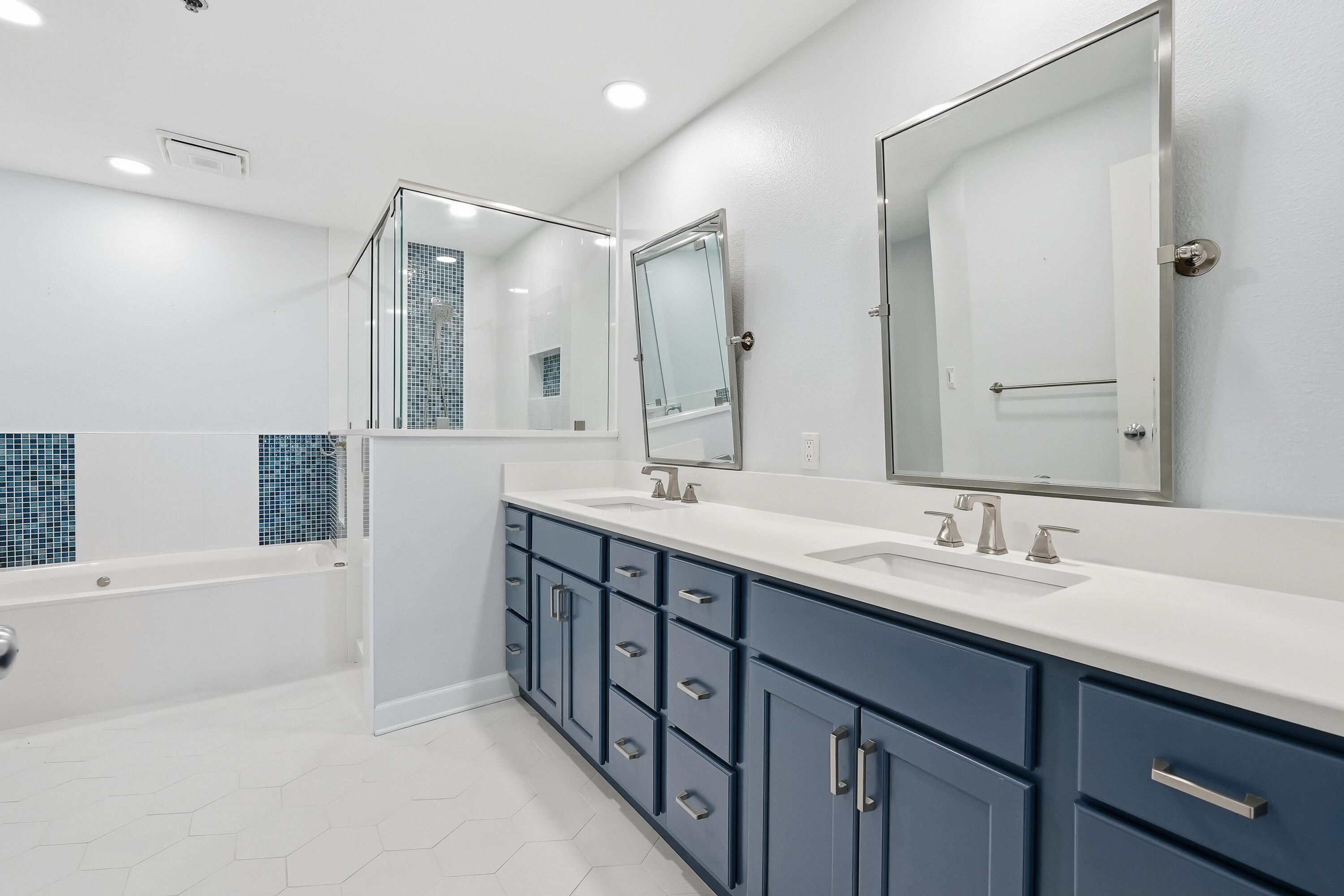 INDIANOLA ON THE WATER - Residential