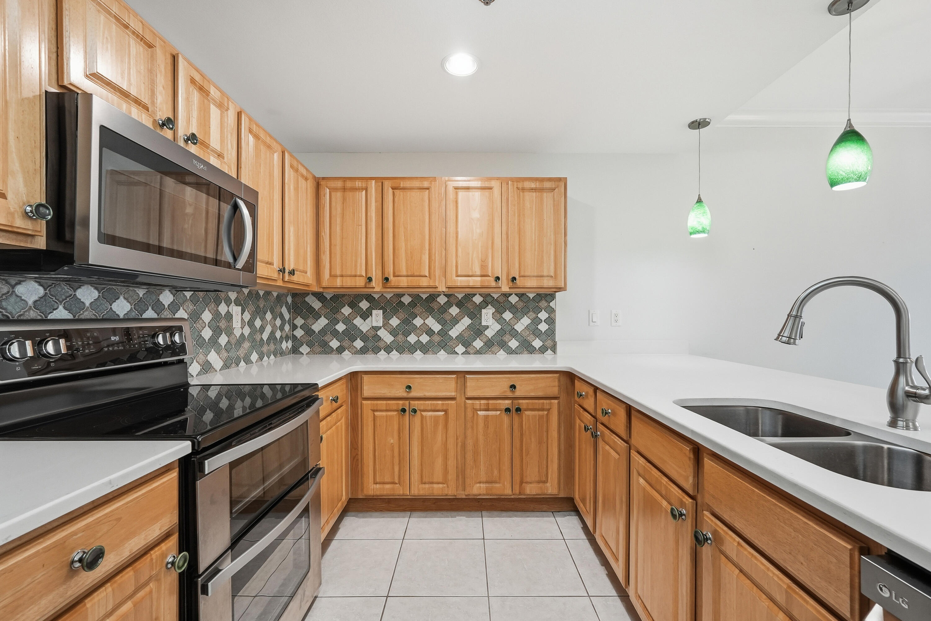 INDIANOLA ON THE WATER - Residential