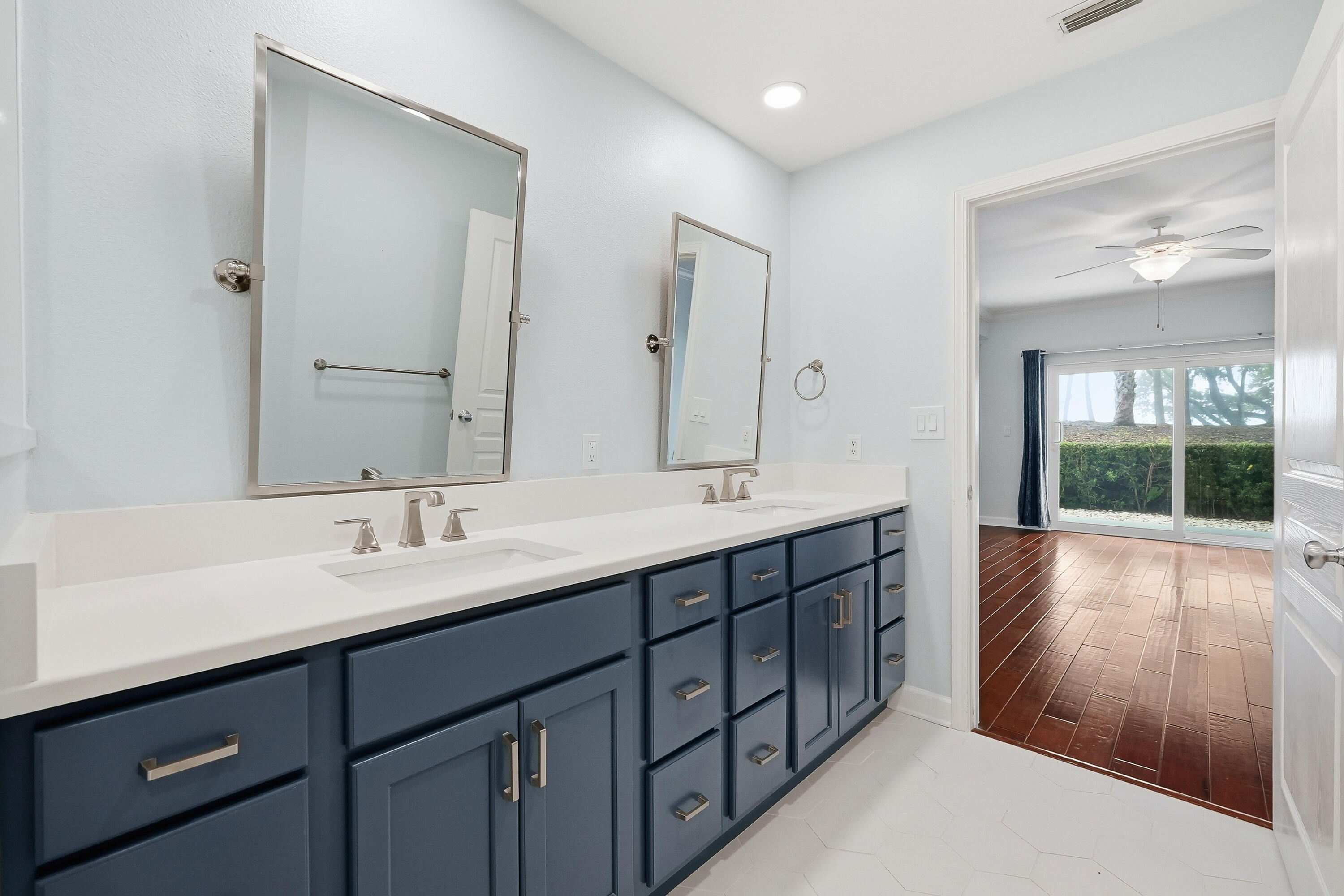 INDIANOLA ON THE WATER - Residential