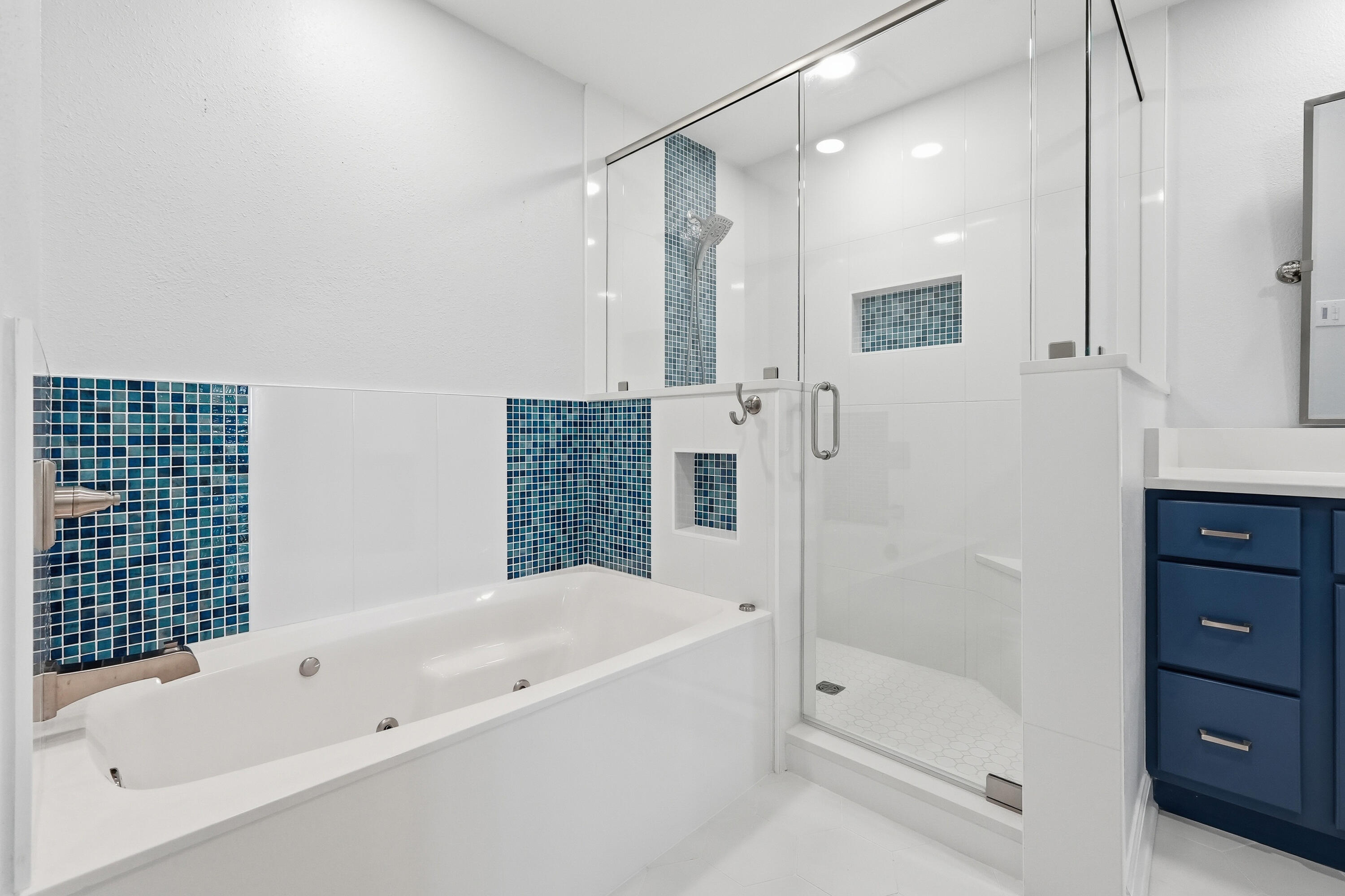 INDIANOLA ON THE WATER - Residential