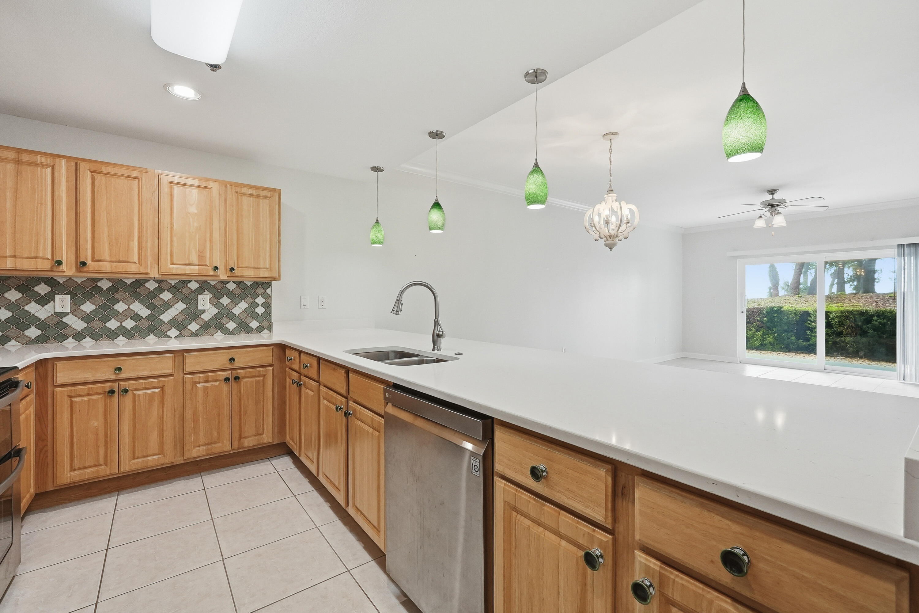 INDIANOLA ON THE WATER - Residential