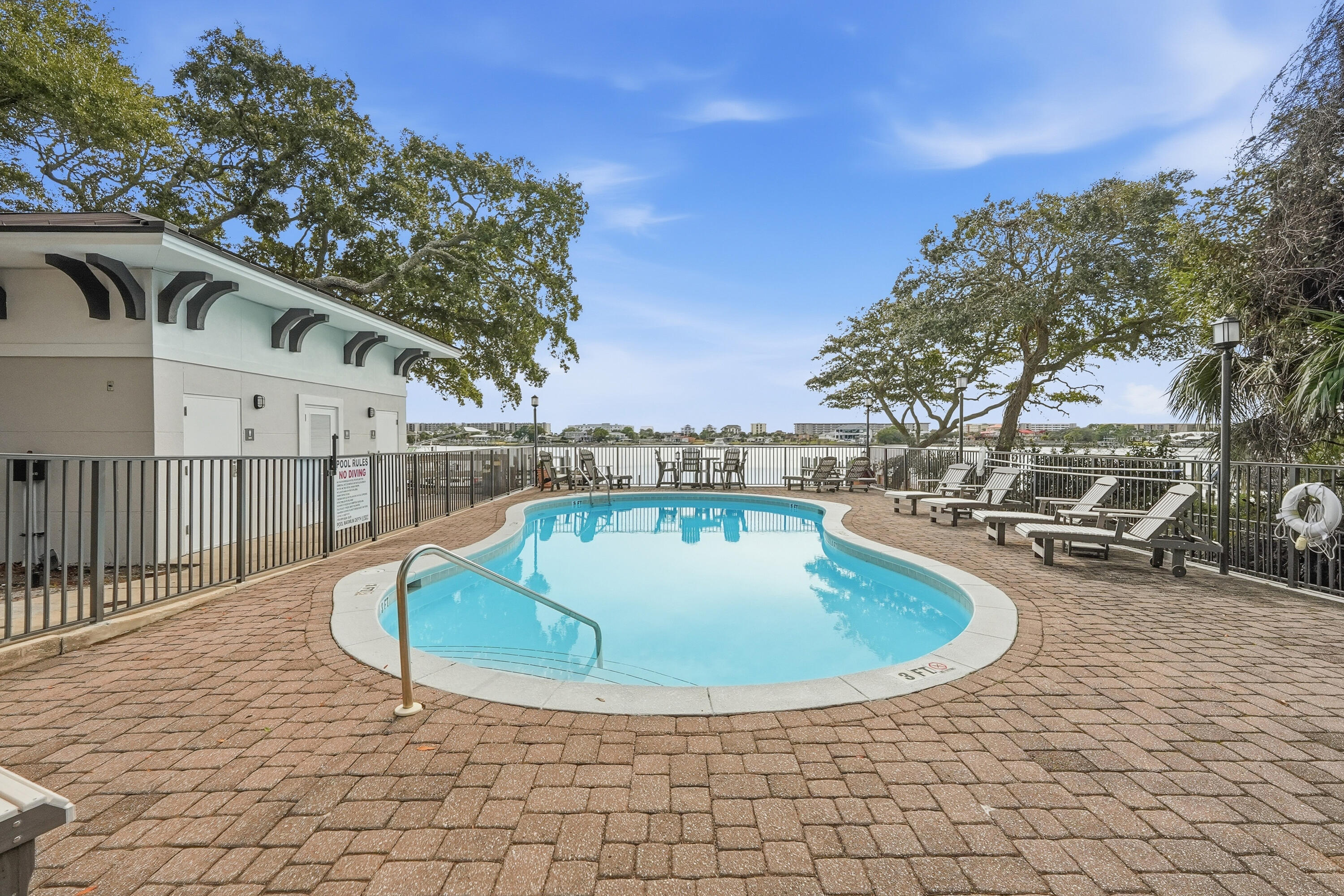 INDIANOLA ON THE WATER - Residential