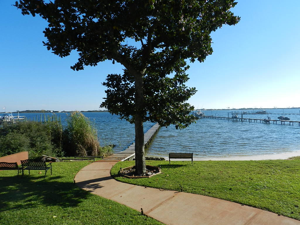 SOUNDSIDE - Residential