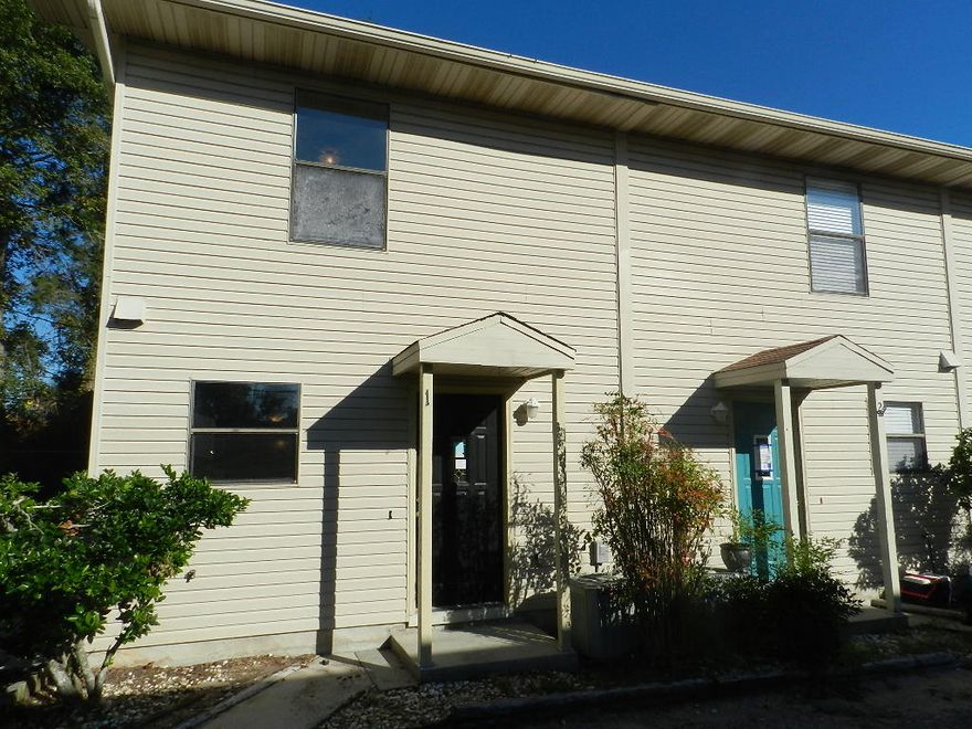 This a very nice 2 bedroom, 1.5 bath townhome just a short distance from the Sound. The townhome features fresh paint, new stainless steel appliances and new carpet. Tile flooring throughout first floor and bathrooms and new carpet upstairs and ready for you to move in. The location is convenient to Military Bases, shopping, schools and employment opportunities.