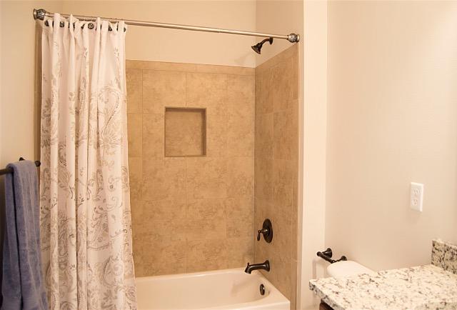 PARKWOOD ESTATES PH 1 BLUEWATER BAY - Residential