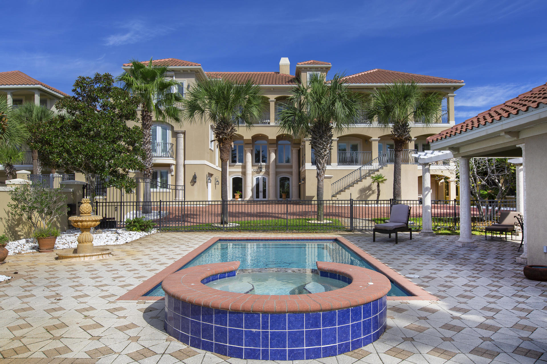 EMERALD DUNES - Residential