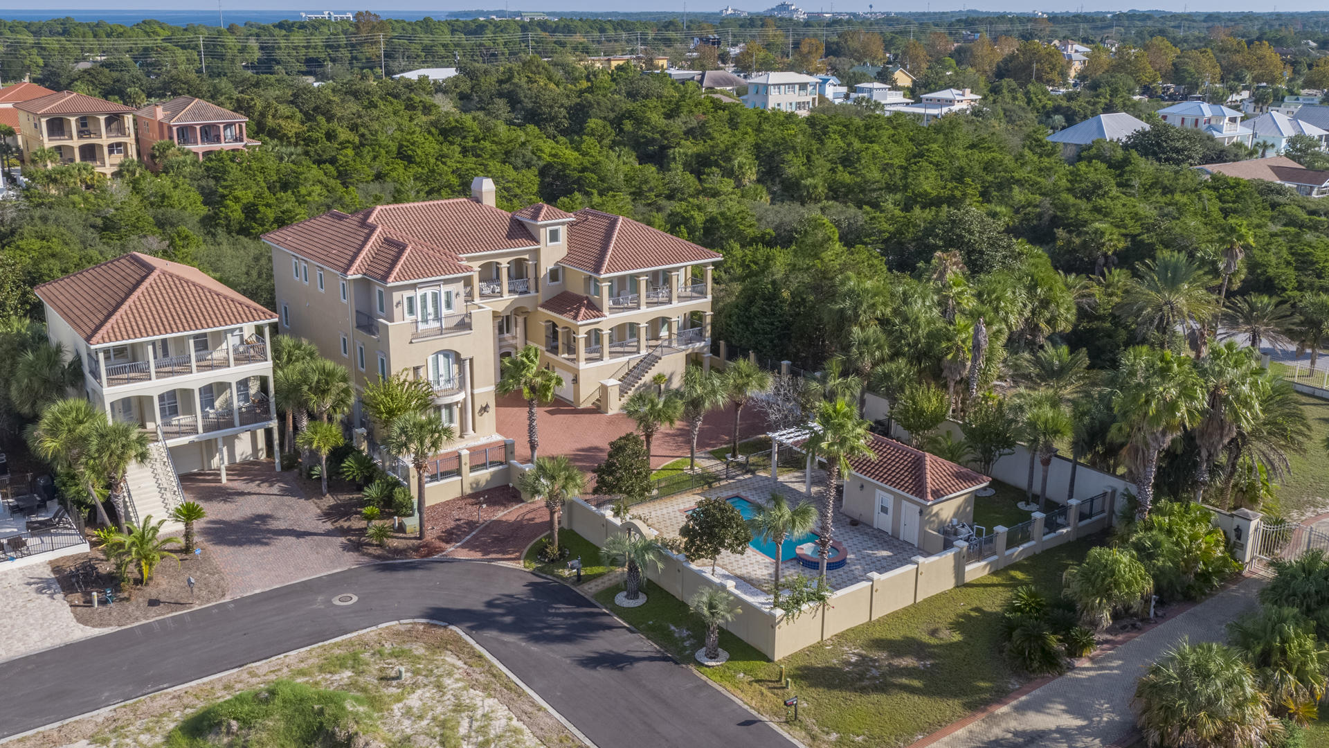 EMERALD DUNES - Residential