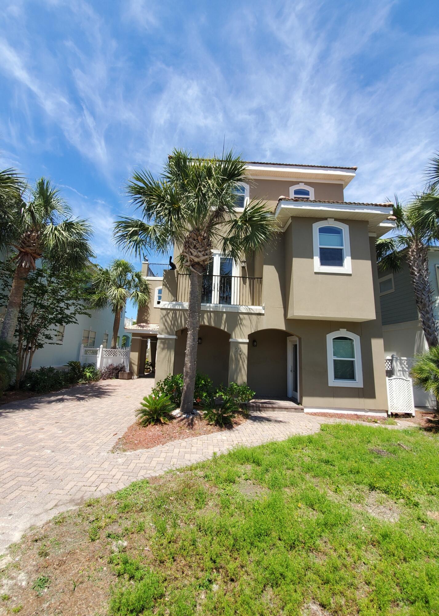 EMERALD WATERS VILLAGE - Residential