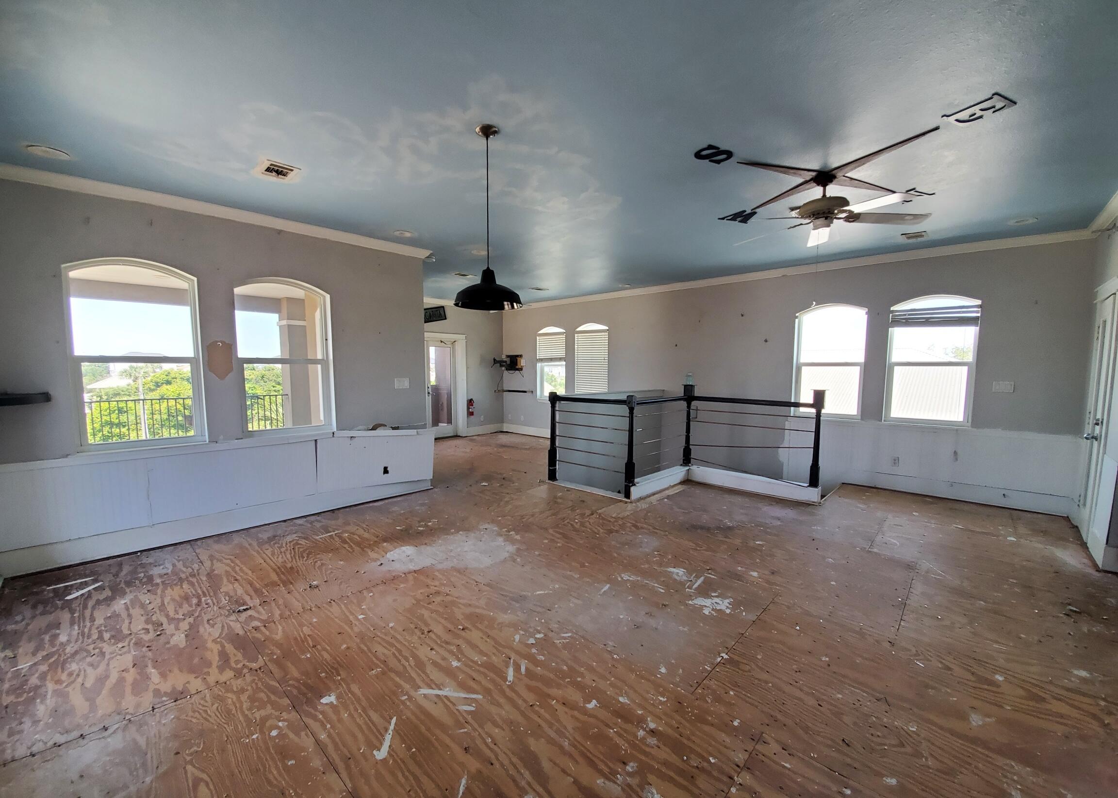 EMERALD WATERS VILLAGE - Residential