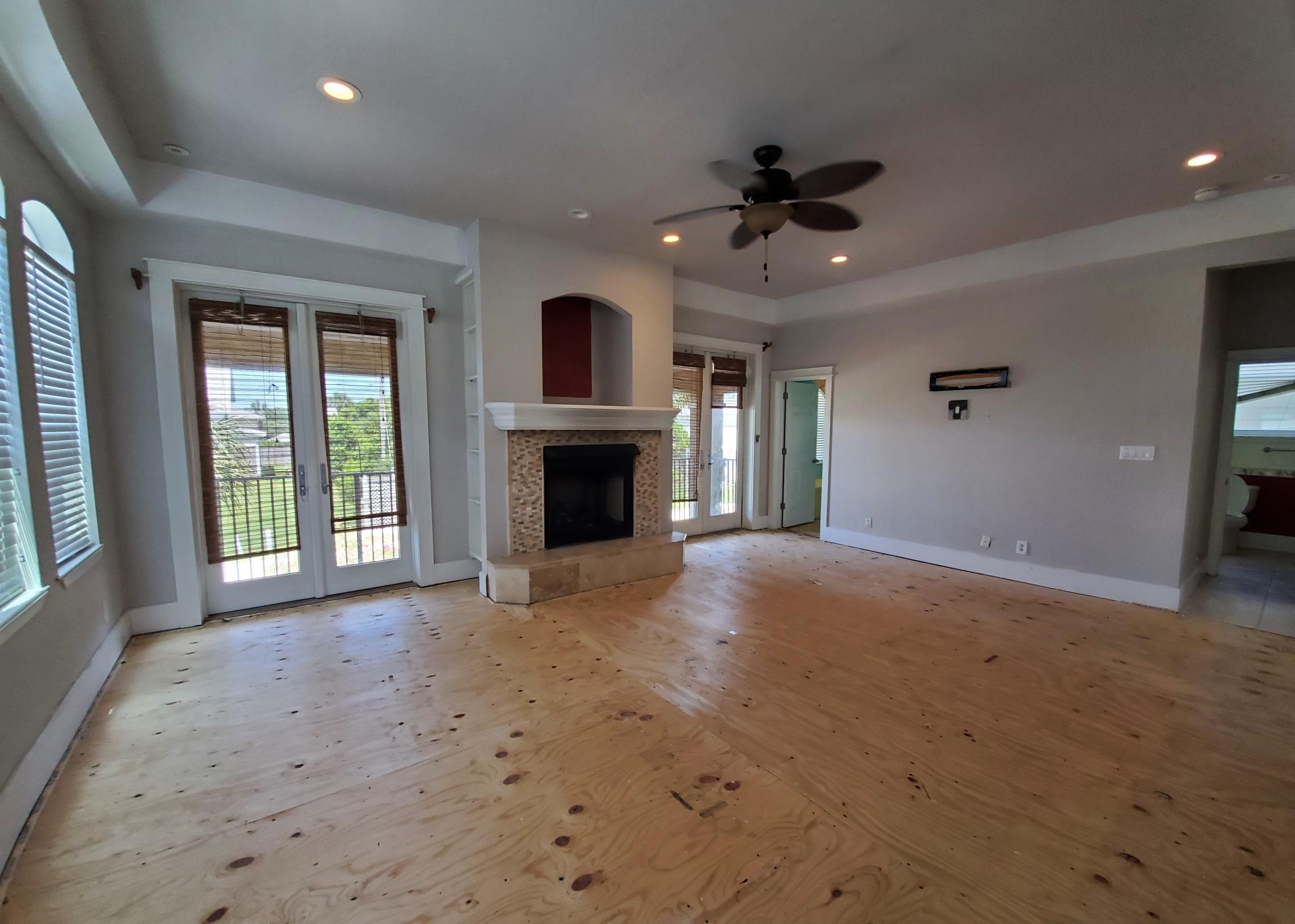 EMERALD WATERS VILLAGE - Residential