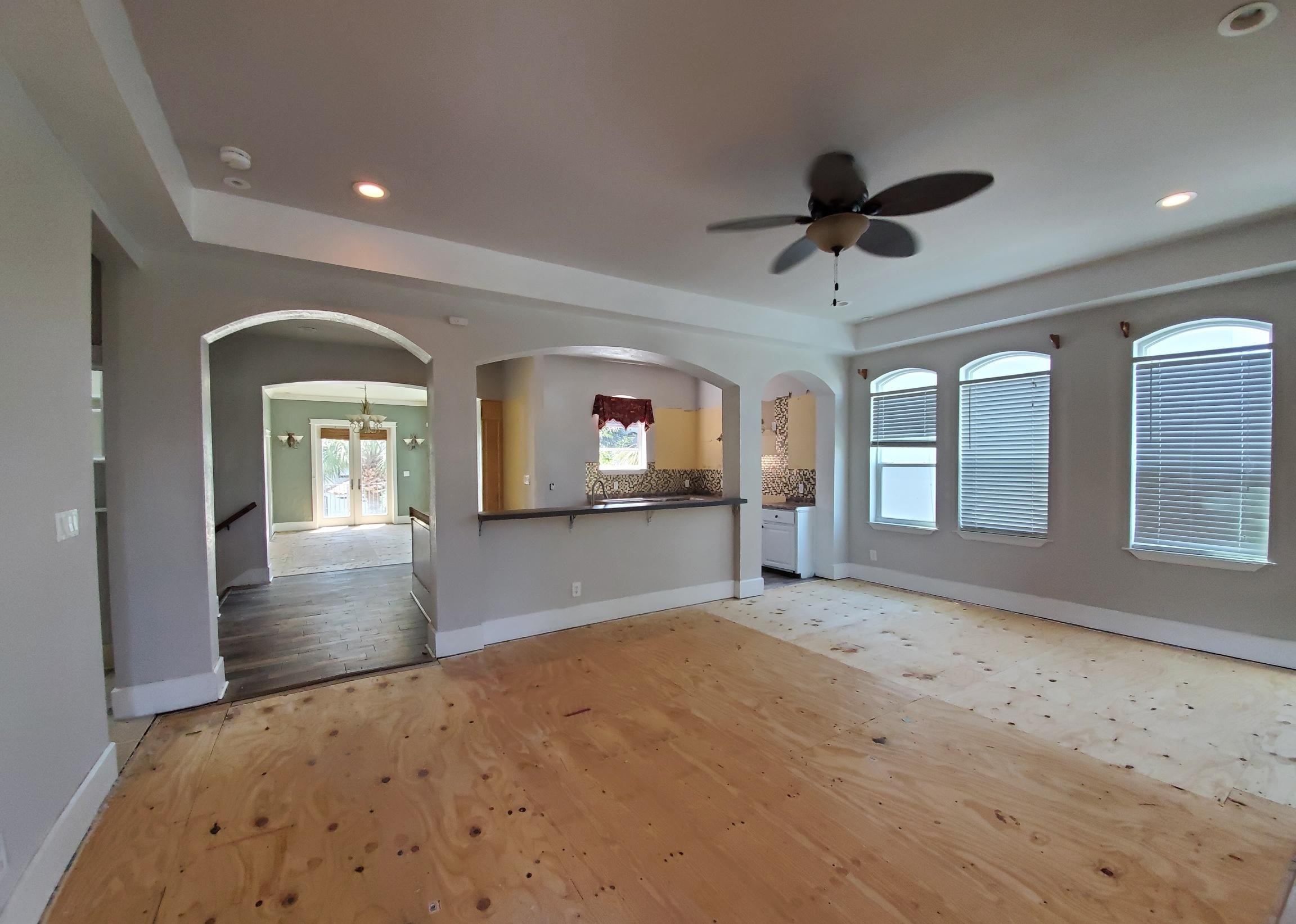 EMERALD WATERS VILLAGE - Residential