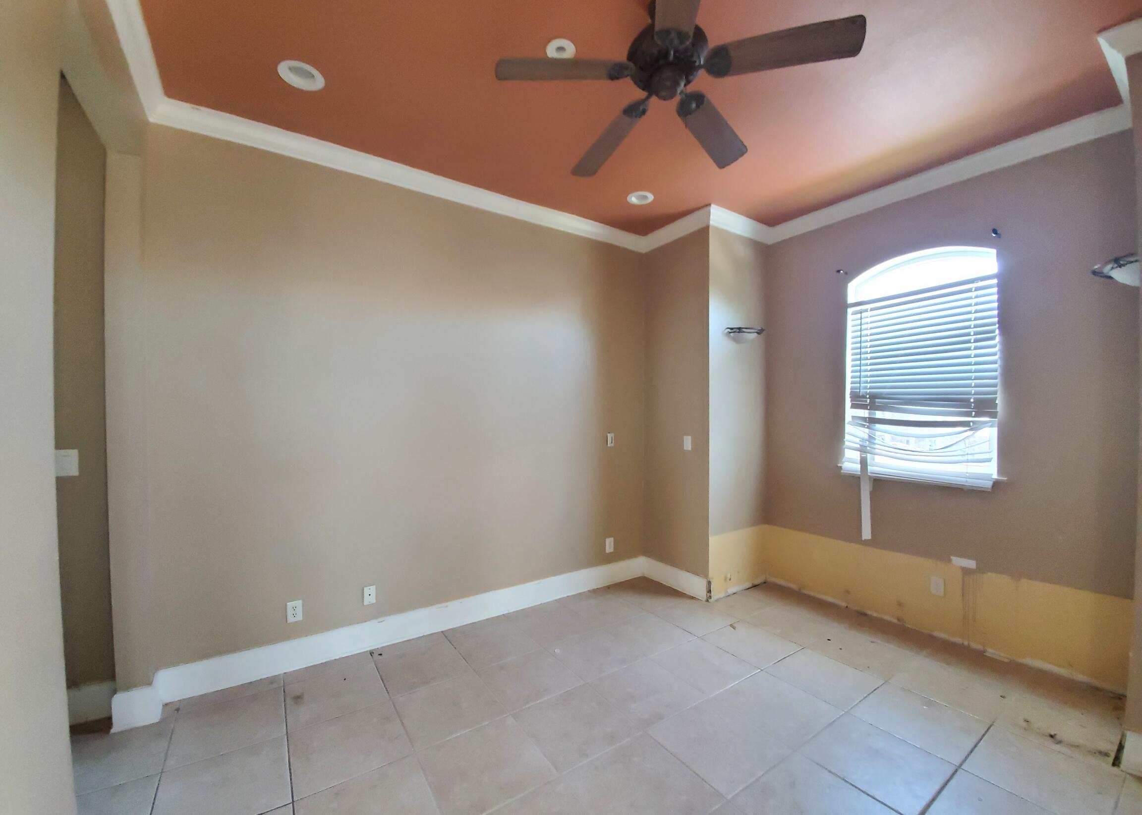 EMERALD WATERS VILLAGE - Residential