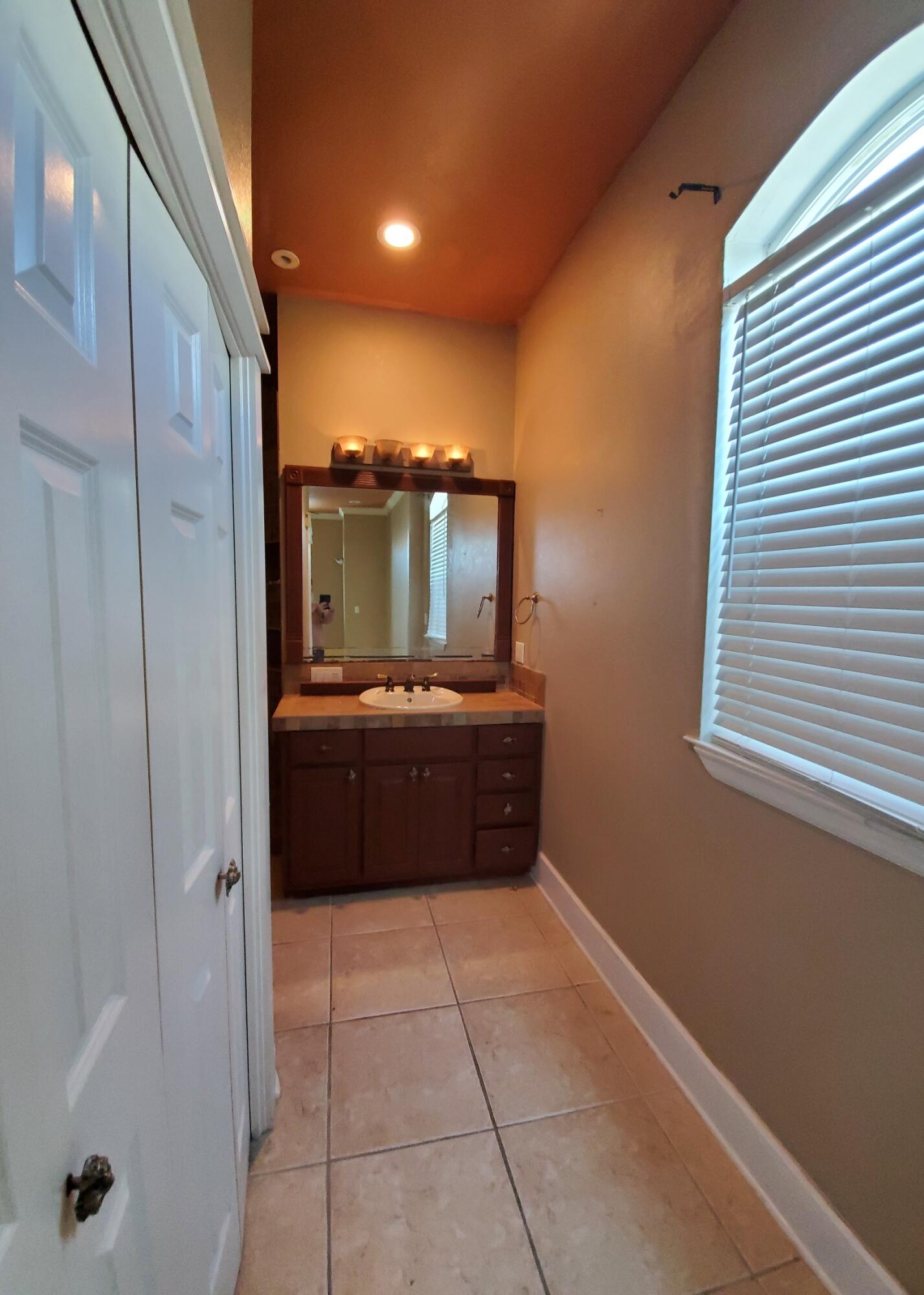 EMERALD WATERS VILLAGE - Residential