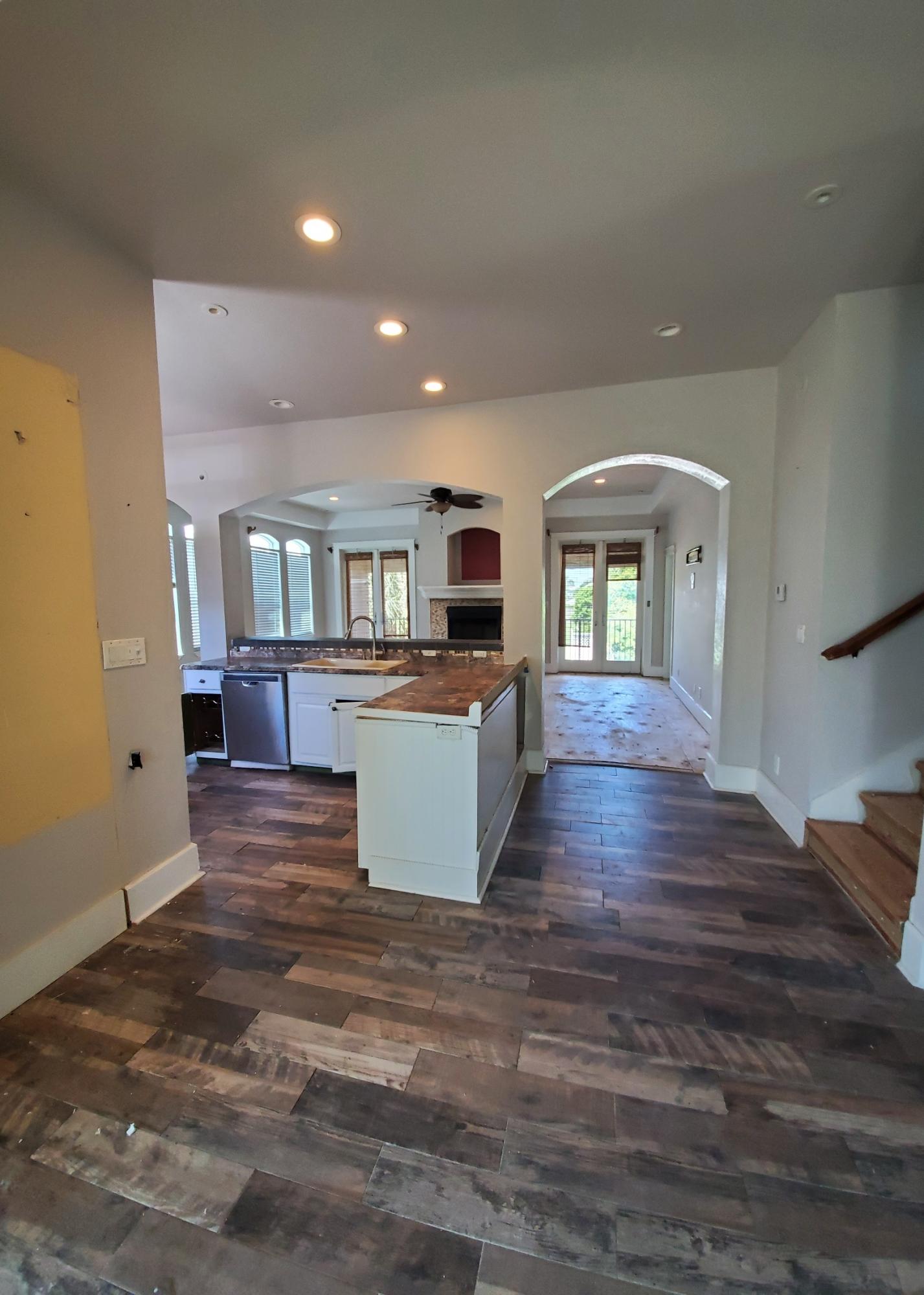 EMERALD WATERS VILLAGE - Residential