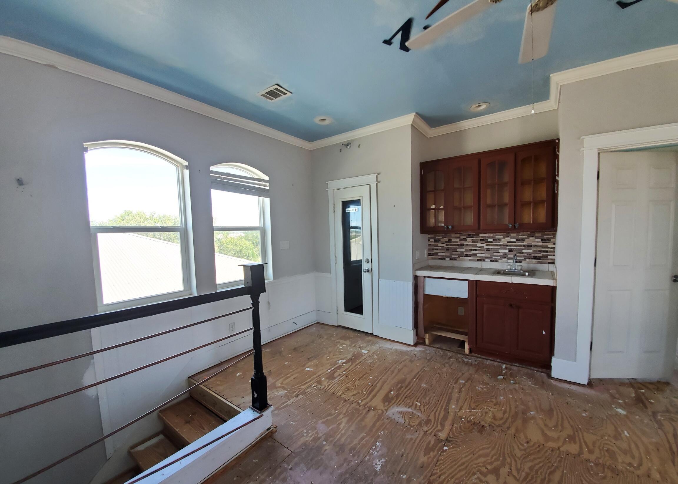 EMERALD WATERS VILLAGE - Residential