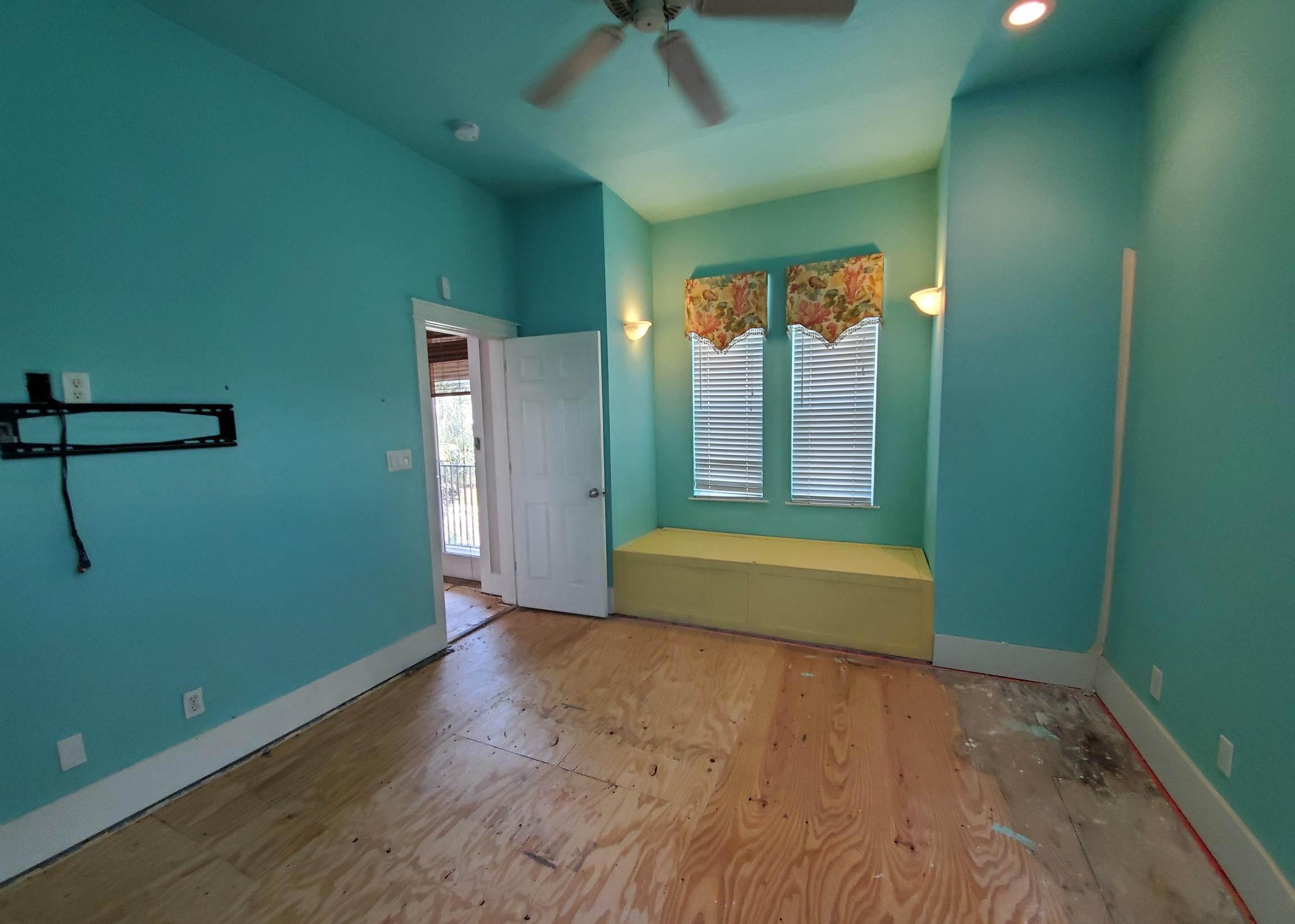 EMERALD WATERS VILLAGE - Residential