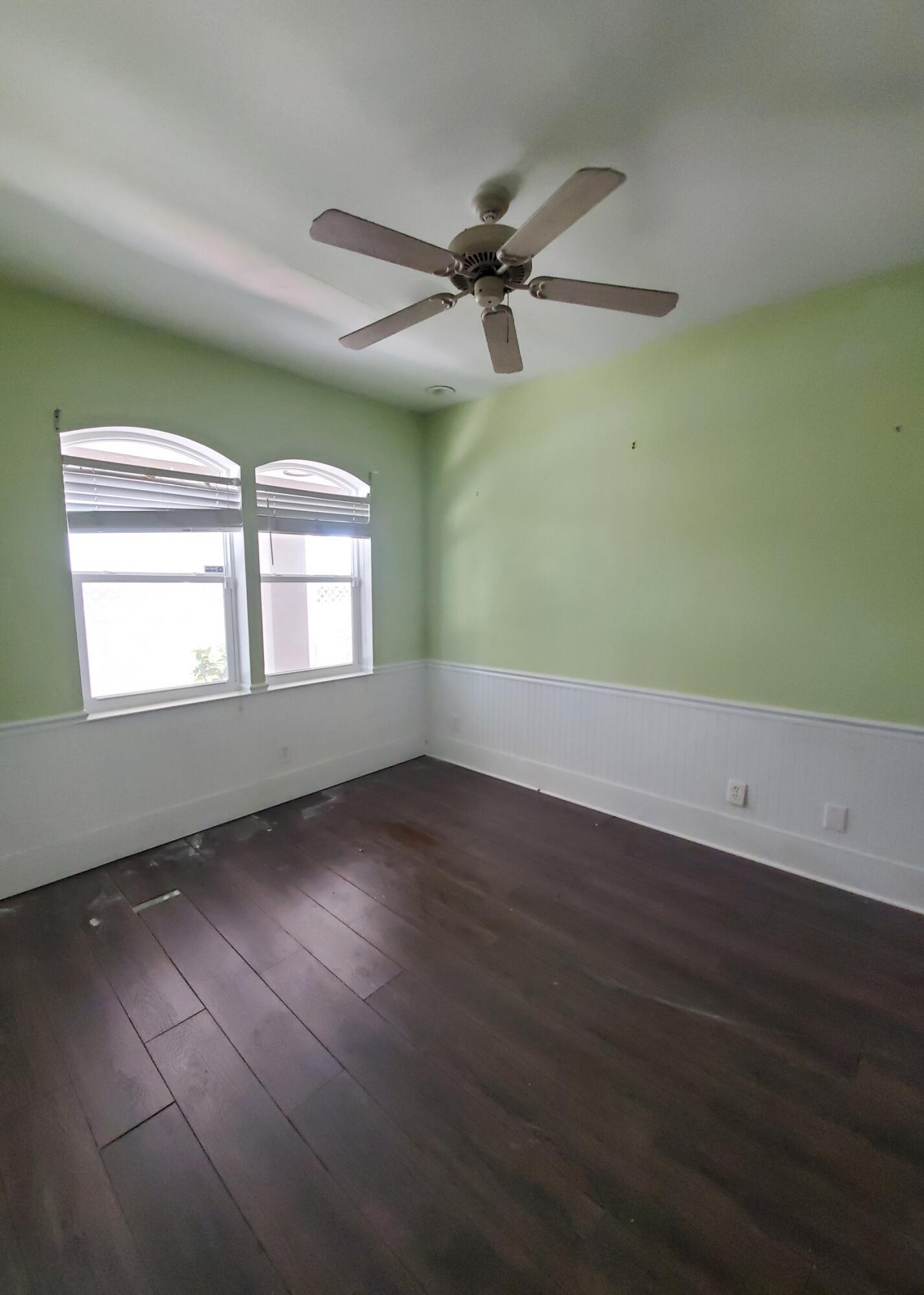 EMERALD WATERS VILLAGE - Residential