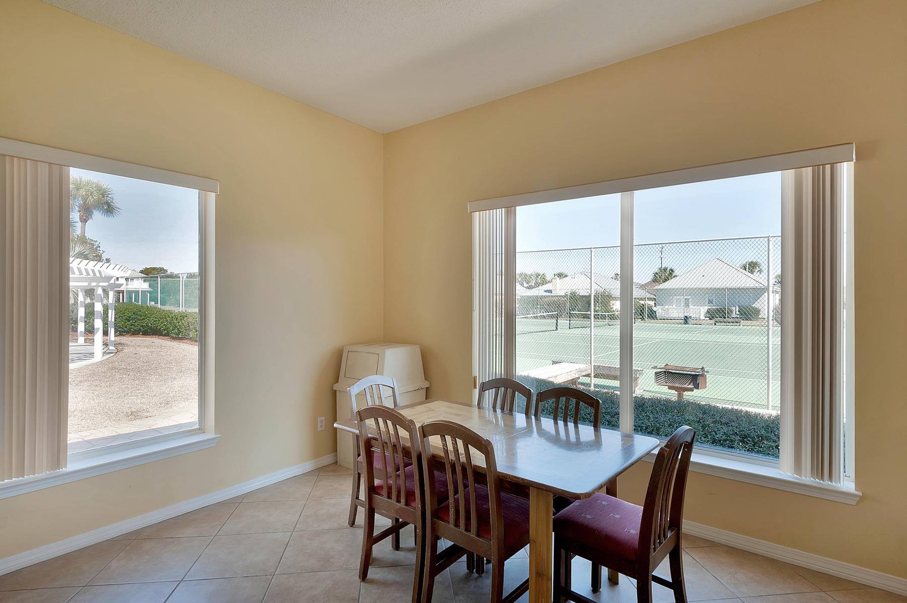 MARAVILLA COTTAGES - Residential