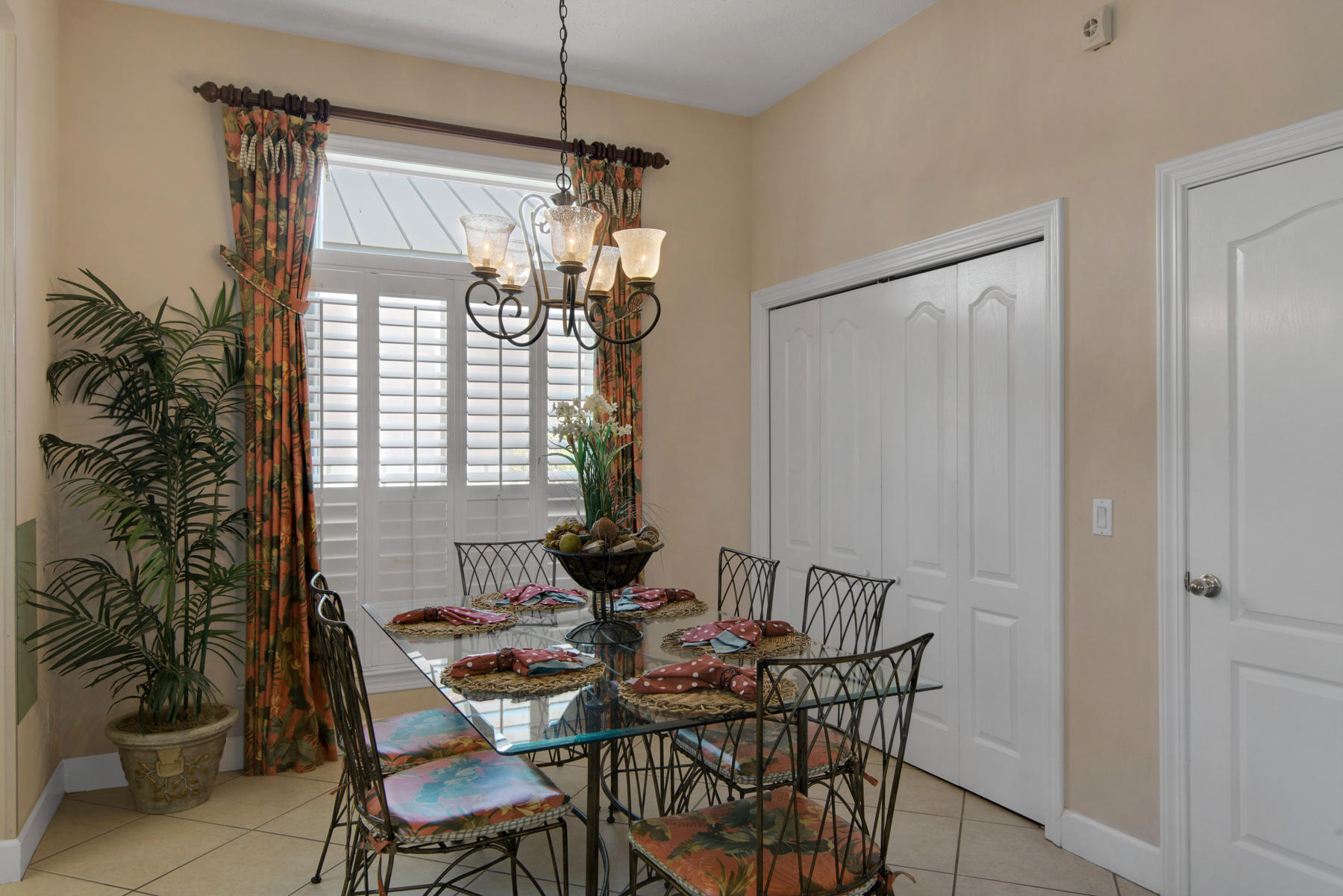 MARAVILLA COTTAGES - Residential