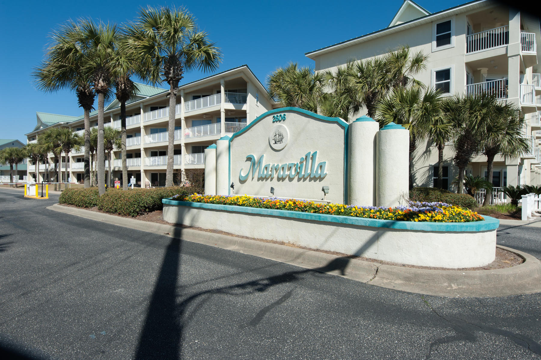 MARAVILLA COTTAGES - Residential