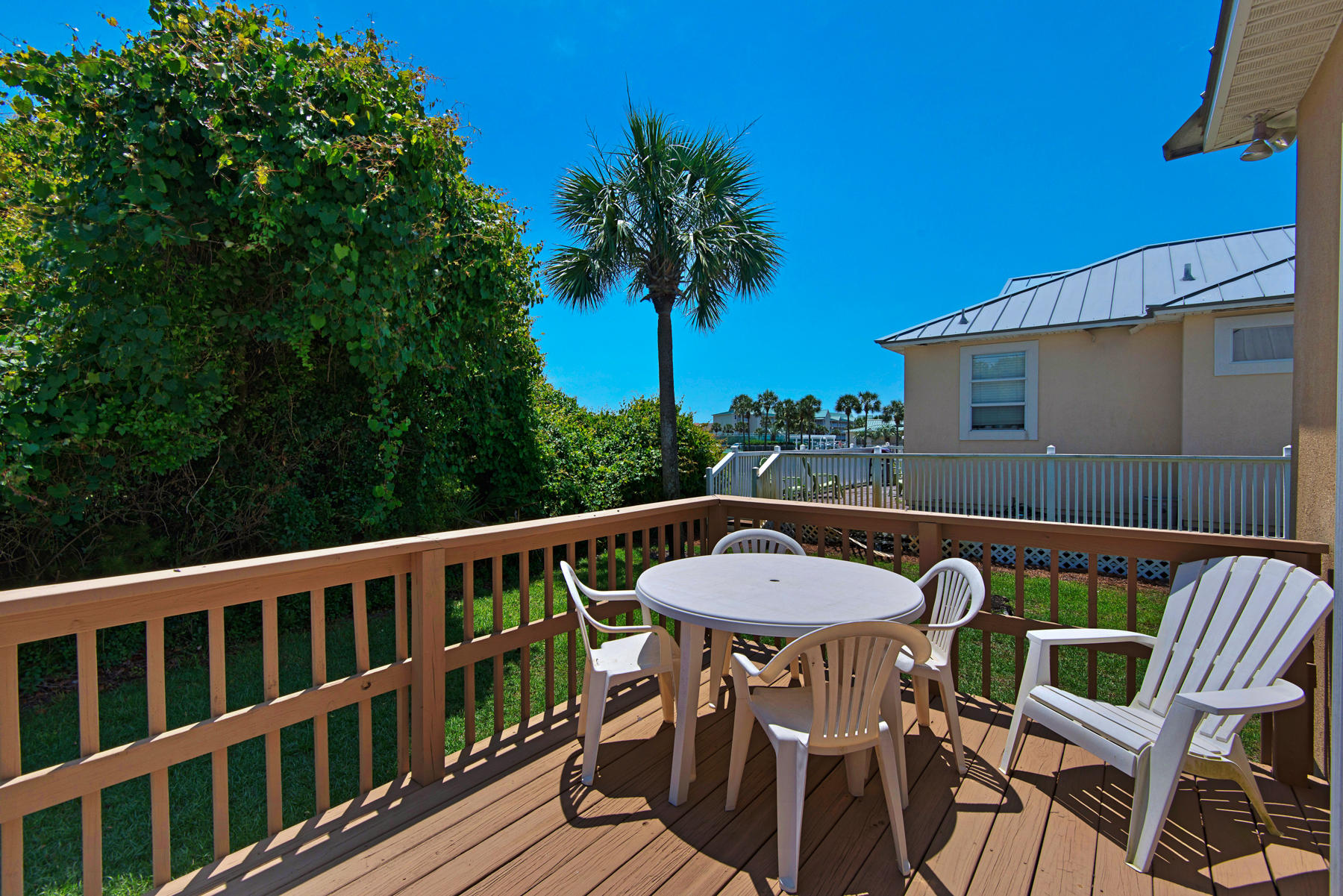 MARAVILLA COTTAGES - Residential