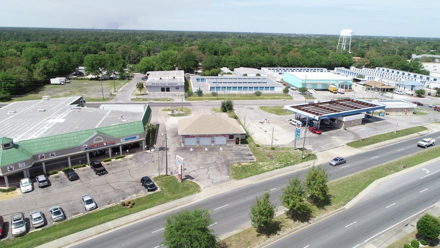 2,200 SQFT shop currently occupied by Quick Lube on a highly visible .36 Acre parcel near Santa Rosa Mall. New 5 year lease just executed