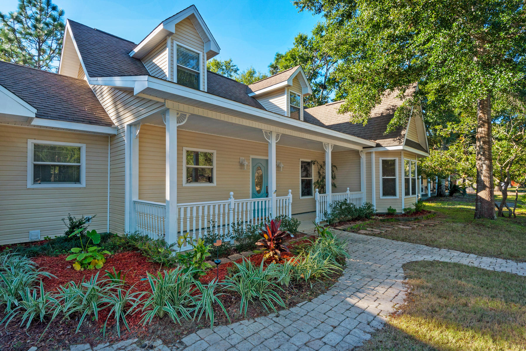 HARBOR OAKS - Residential