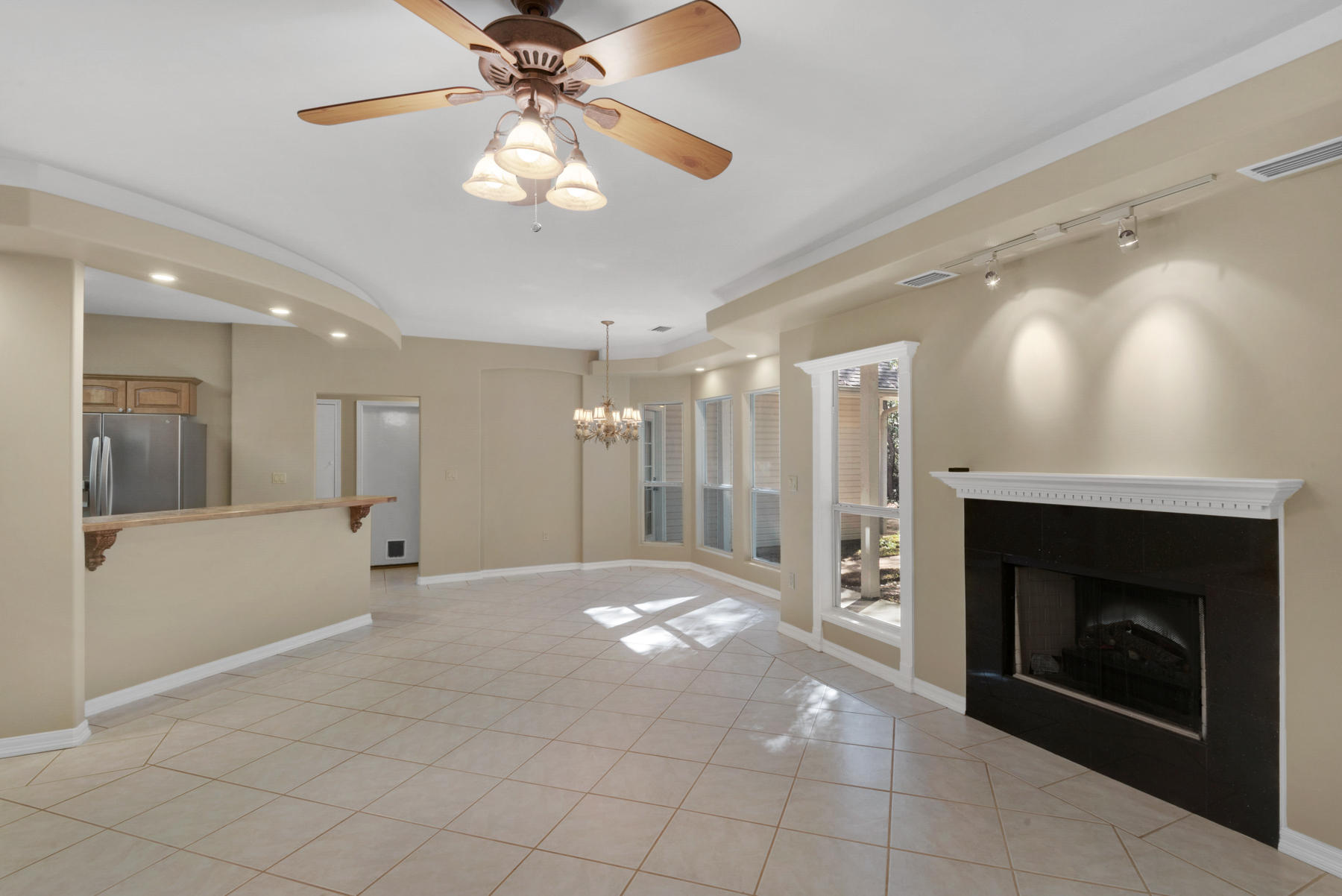 HARBOR OAKS - Residential