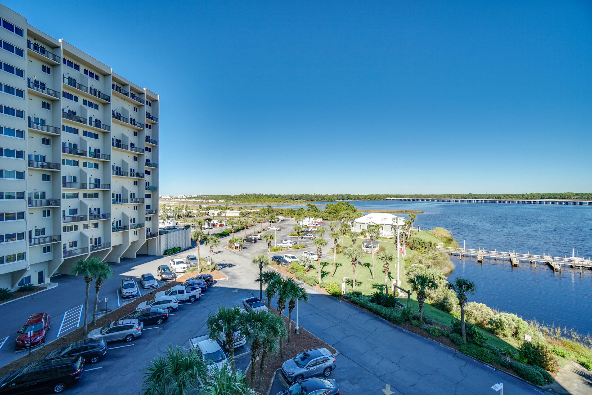 PINNACLE PORT - Residential