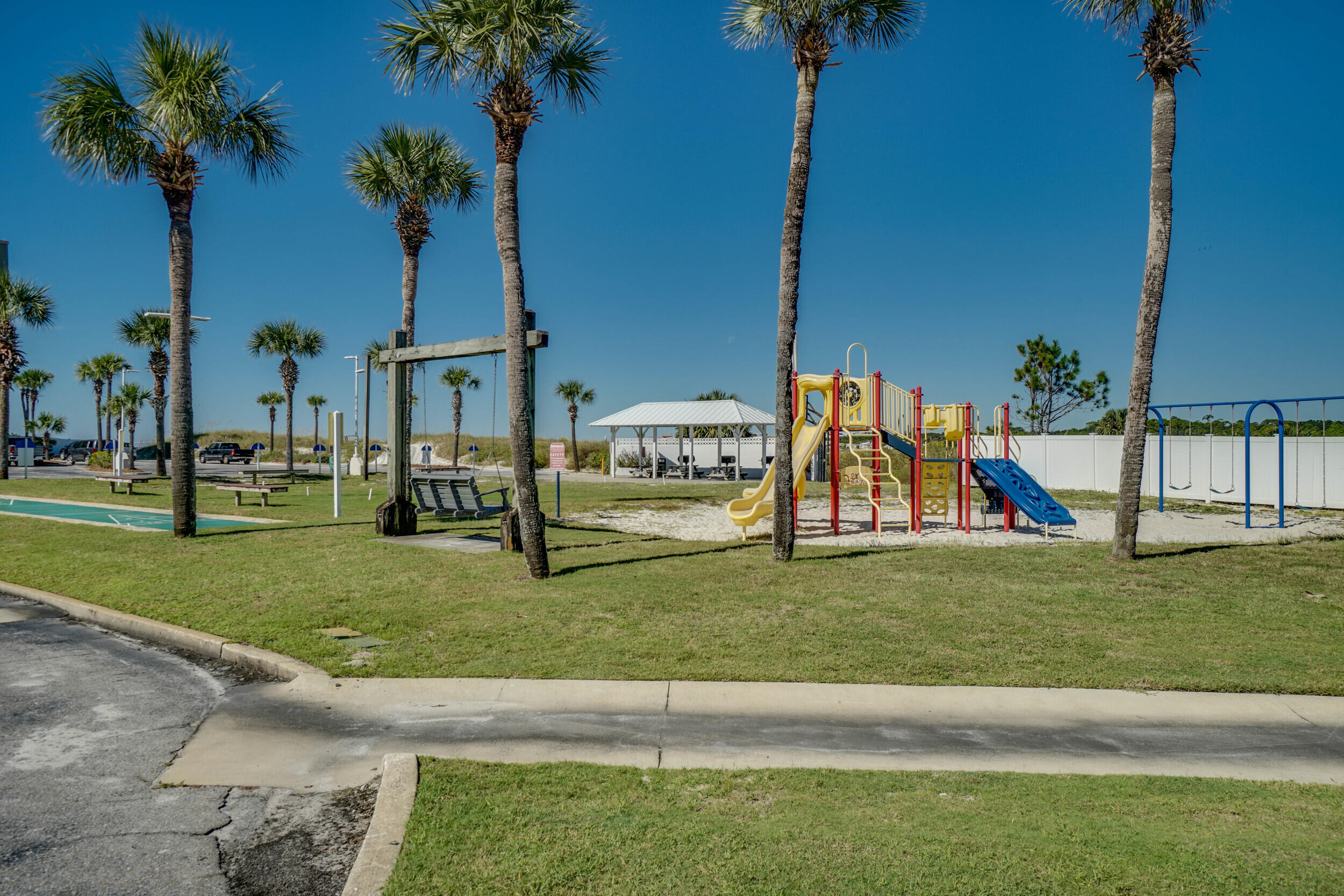 PINNACLE PORT - Residential