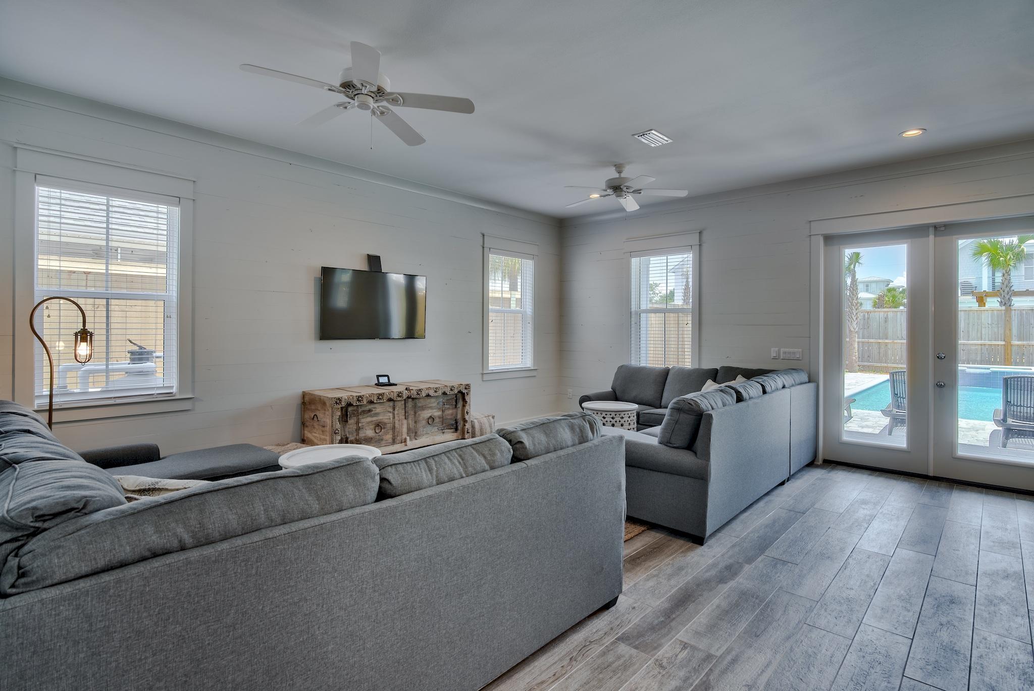 CRYSTAL BEACH - Residential